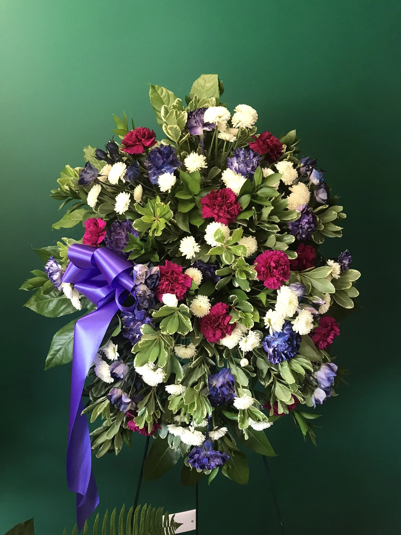 Berry Sympathy Stand