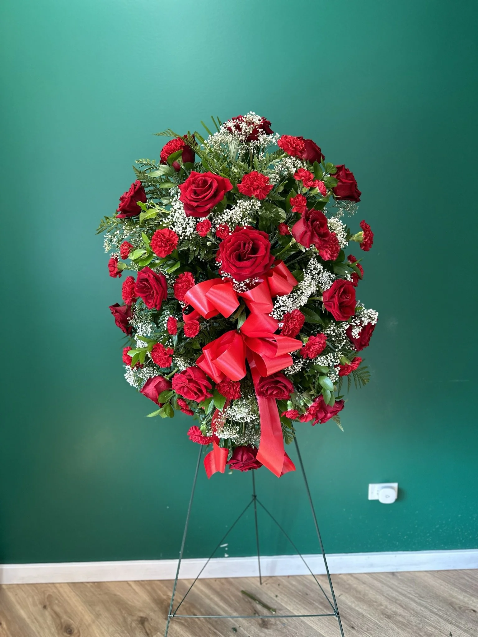 Mahogany Rose Standing Spray