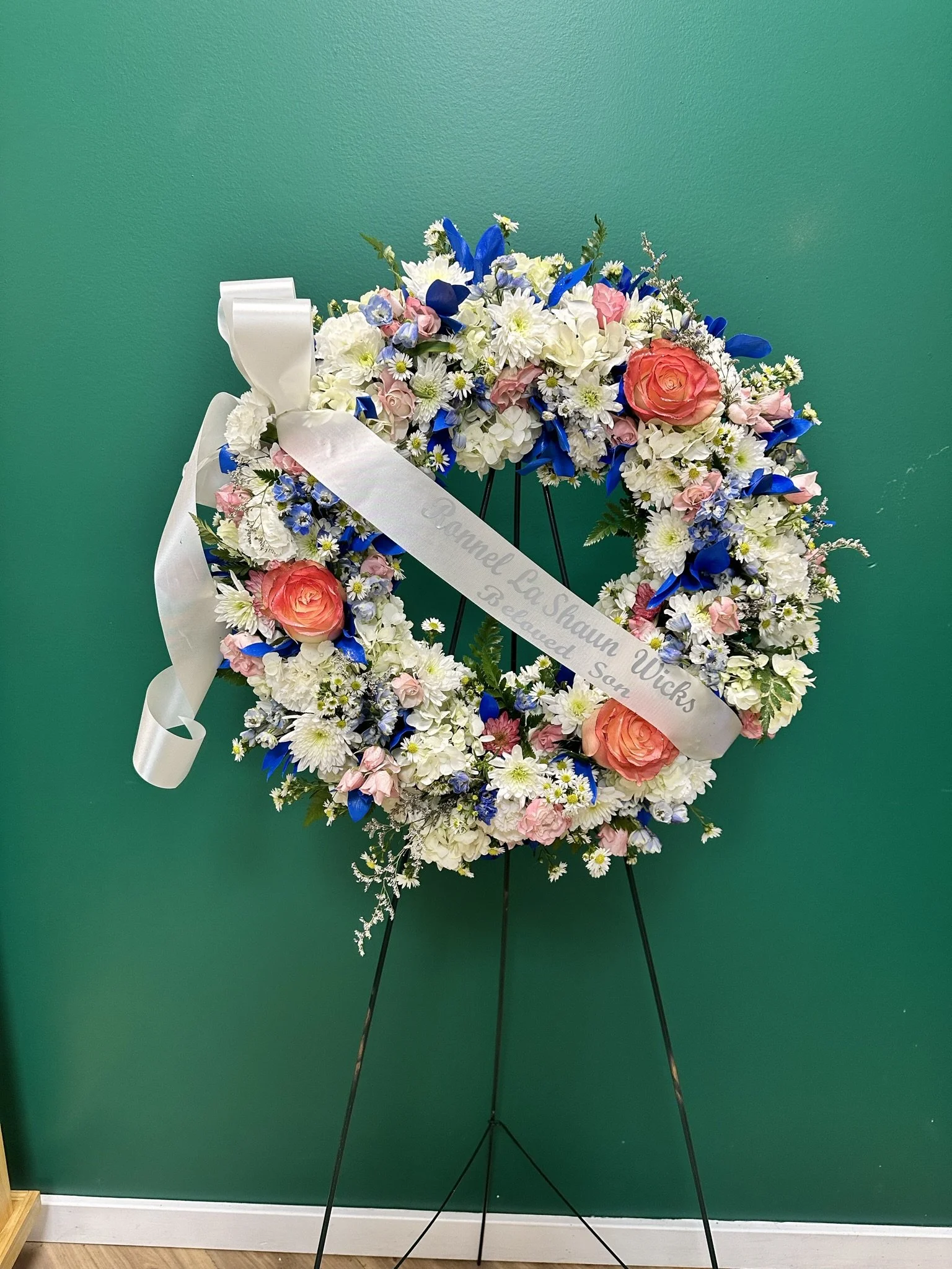 Blush Blue Monty Standing Spray