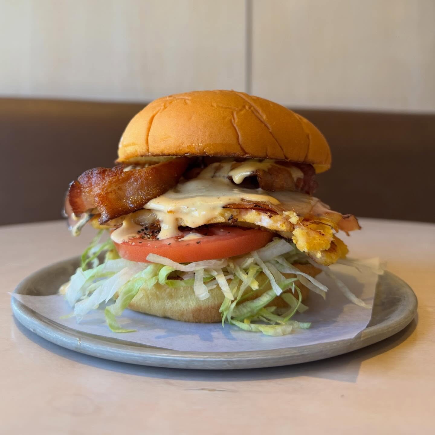 B.L.T.C.
Side bacon, back bacon, smoked ham, smoked cheddar, maple Dijon mayo, lettuce, tomato, potato roll