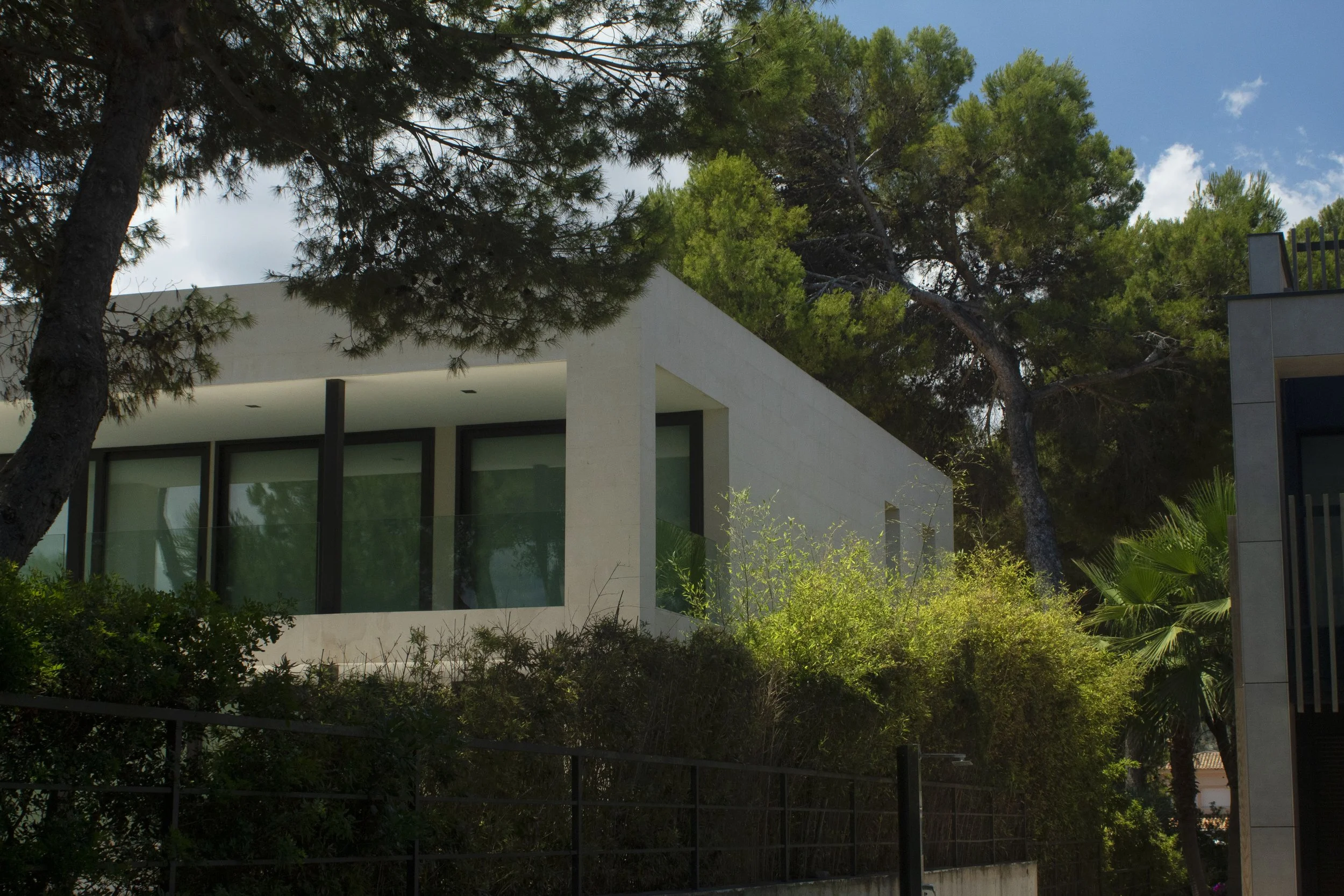 green modernist home.jpg