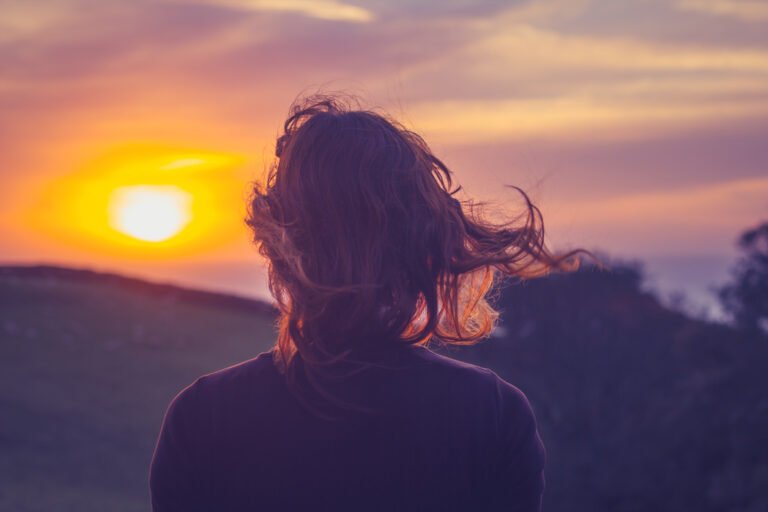 6 Ways to Stop Anxious Thoughts In Their Tracks