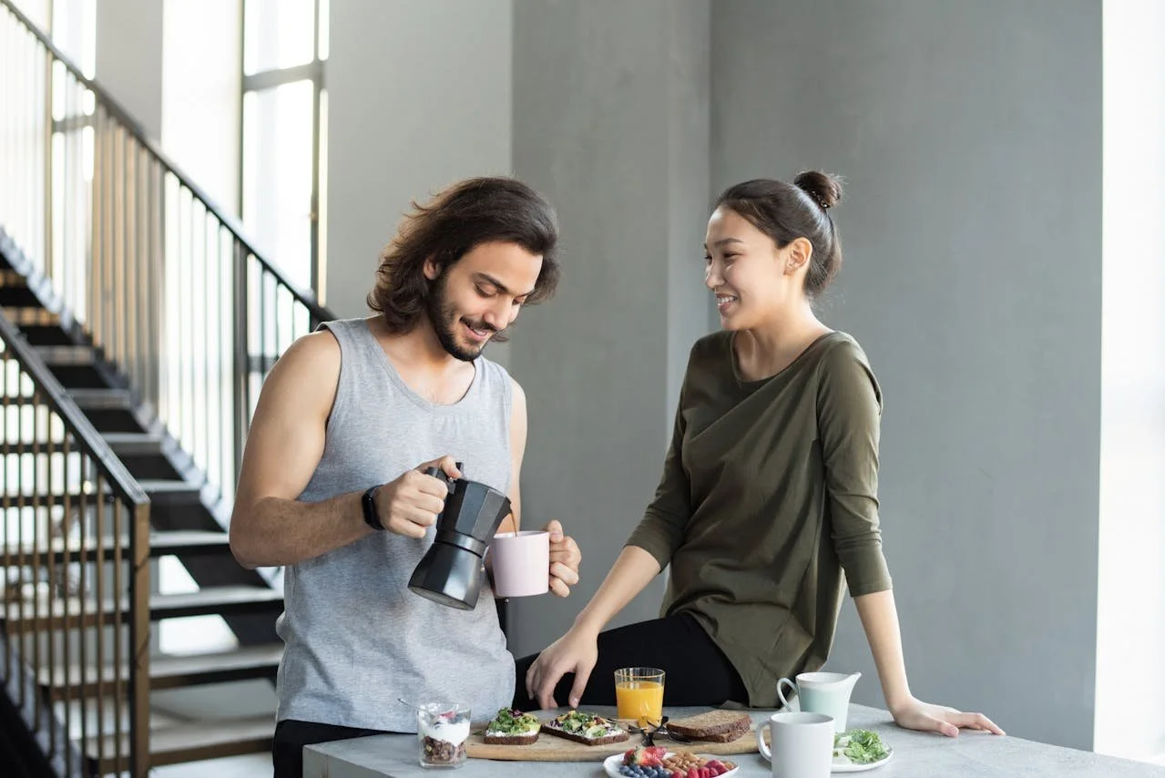 6 Ways to Communicate with an Emotionally Distant Partner Without Blaming Them
