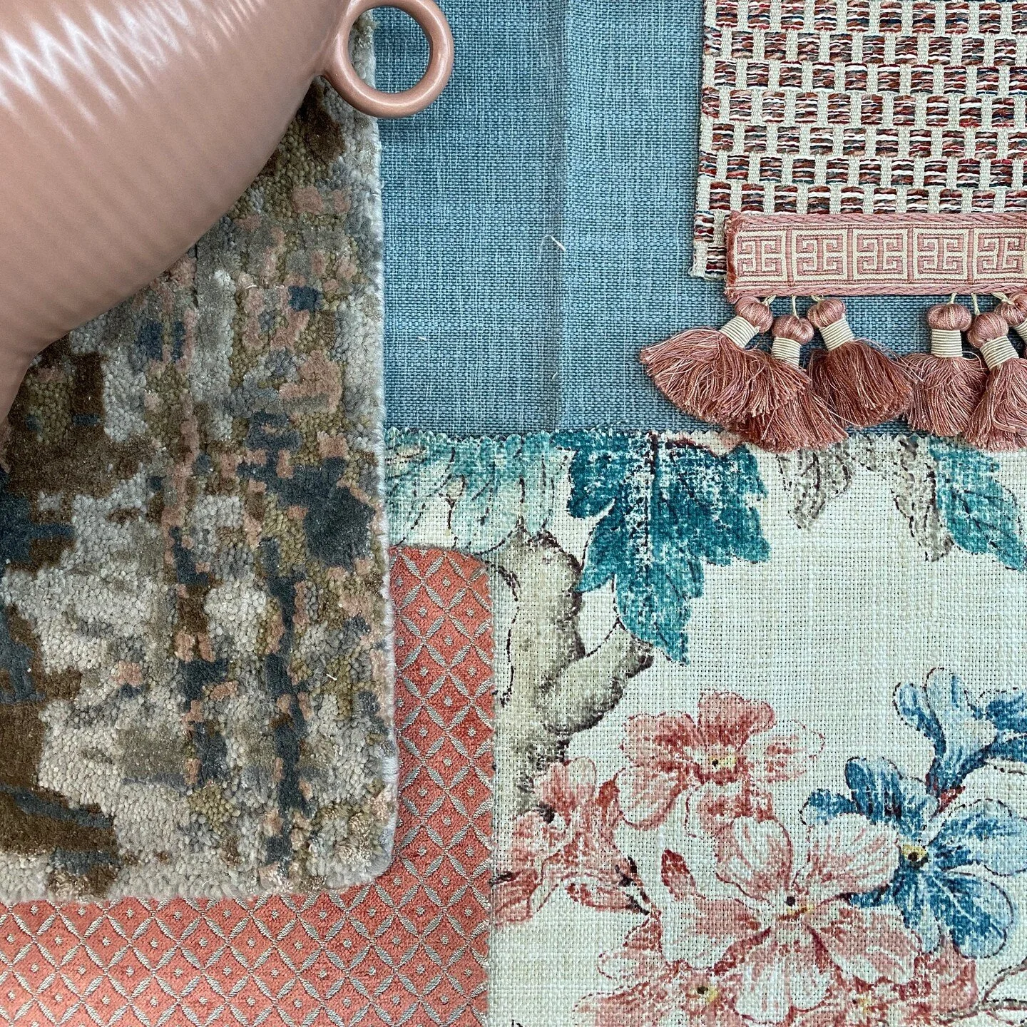 Clay Obsessed

#interiordesign #interiordesigner #interiorinspiration #fabrics #designideas #design #plaid #plaidfabric #texturedfabric #stpetersburgfloridadesign #stpetersburgdesign #interiordesignstpetersburg