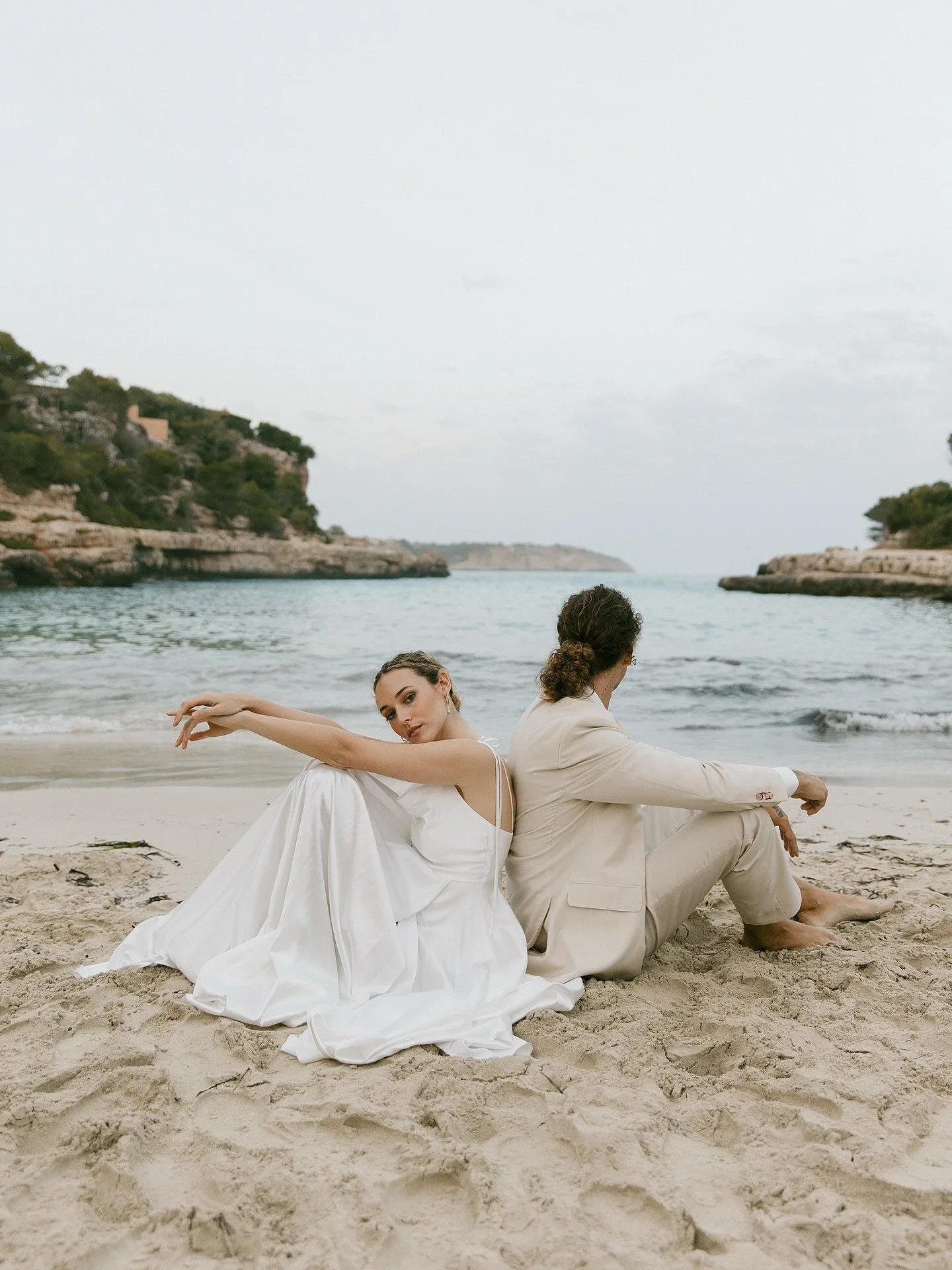 L &amp; L 

Pics @schwanzerandreas 
Workshop by @grafikm_ 
@christin.waldhelm.weddings 
@laceriseweddings 
Modelcouple @professionalmodelcouple 
@mario.kren 
@tatsaechlichliebe.brautmode 
@becon.berlin 
@goldmarrytrauungen 
@weddingdreams_mallorca_de