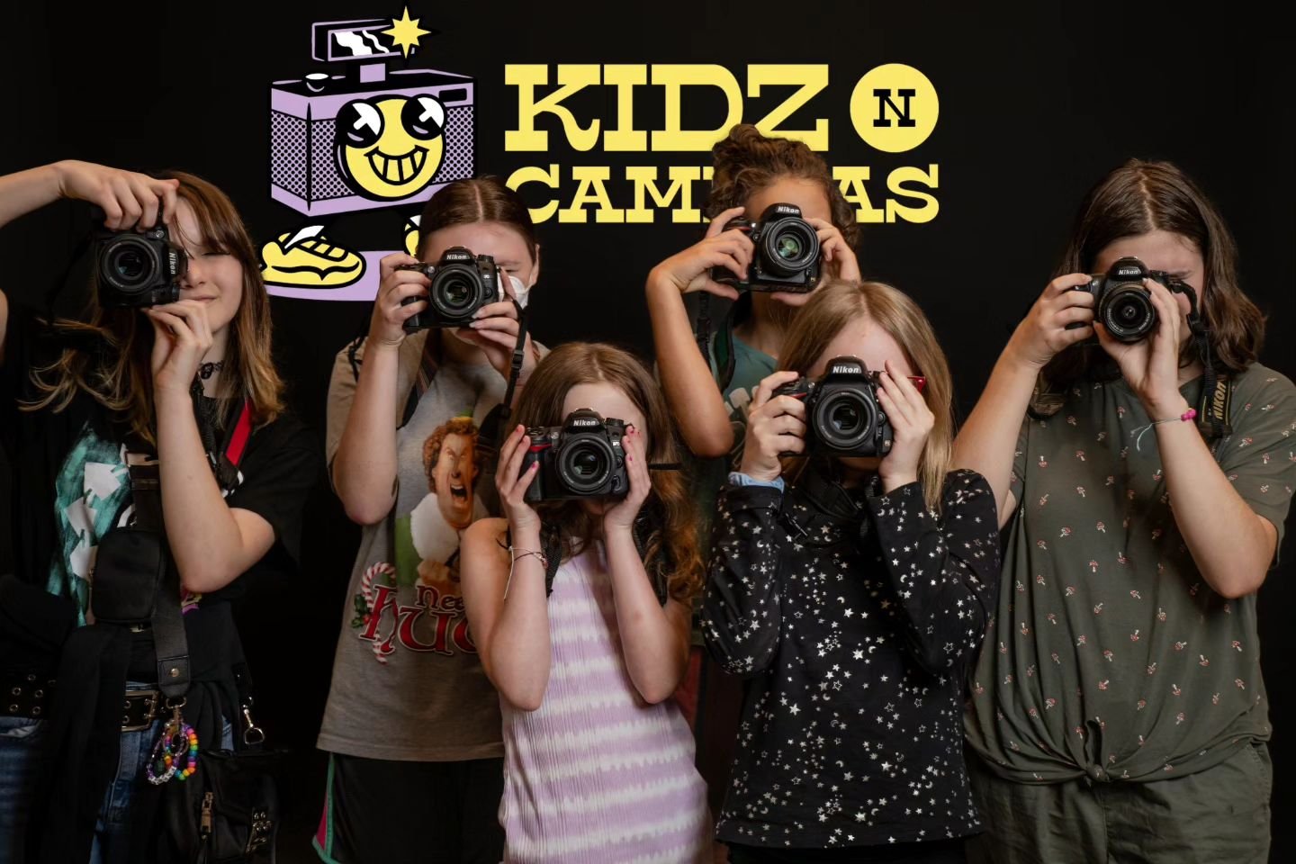 Today, we had an amazing workshop in collaboration with the Fayetteville Public Library! Kids learned about composition, capturing emotions, and lighting in photography. Exciting news: We have three summer camps coming up with Crystal Bridges! Check 