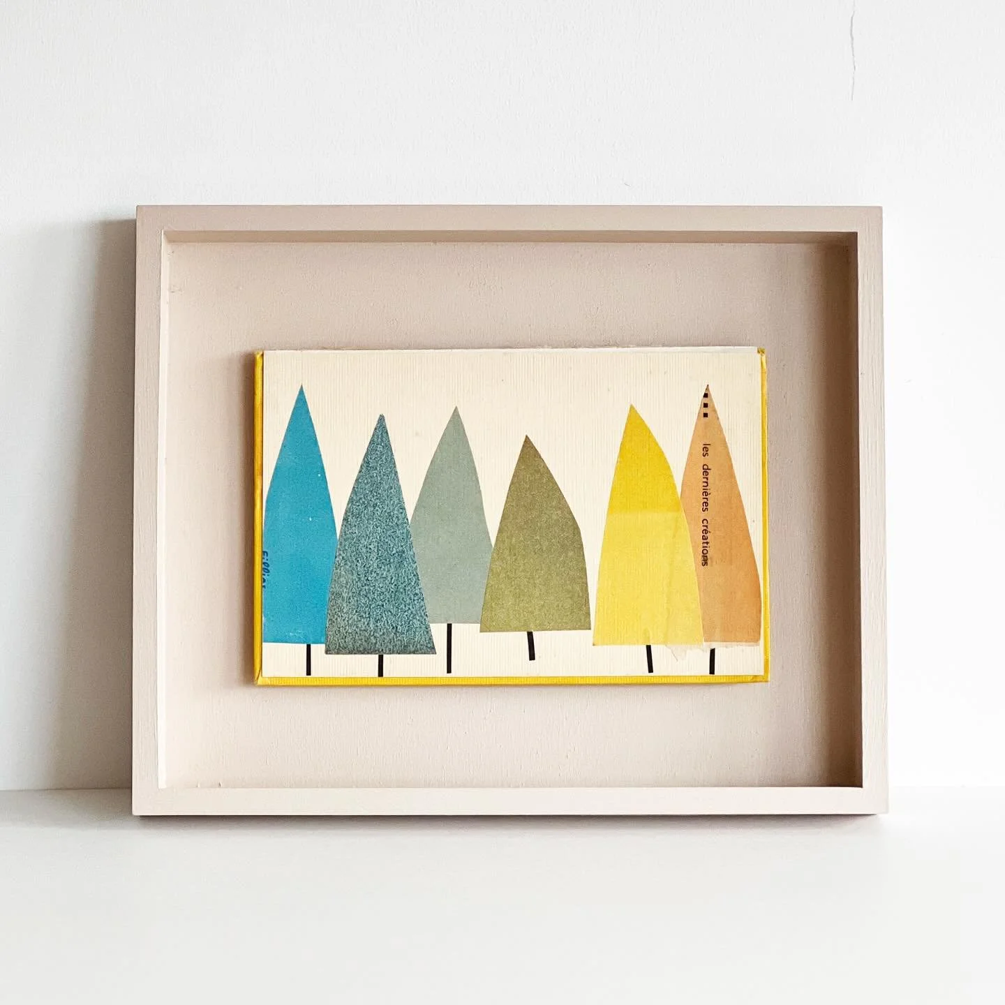 I&rsquo;ve been going through the drawers of work in my studio and adding more collages to the sale on my website. 

This serene forest is included. The soft colours look amazing against the pink frame.

Link in profile. 

Trees
Paper on book cover i