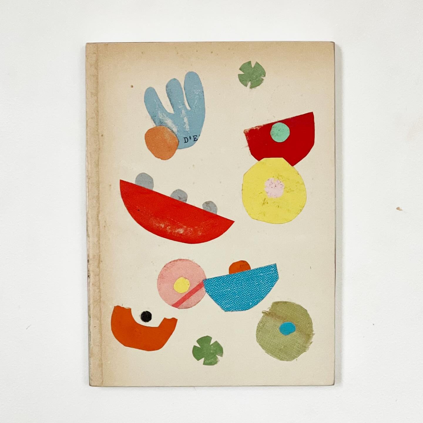 Floral Explosion.

It feels like that when we enter Spring. Noticing flowers everywhere, an explosion of colour.

Paper and found materials on cradled panel.
Ready to hang with an option to frame.
5x7 inches.

#floralartwork #flowerexplosion #colourl