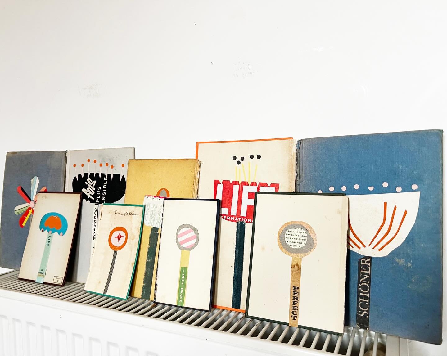 Coming soon&hellip;..

Some beautiful florals for your wall. 

#florals #flowerartwork #collageart #sussexartist #cutouts