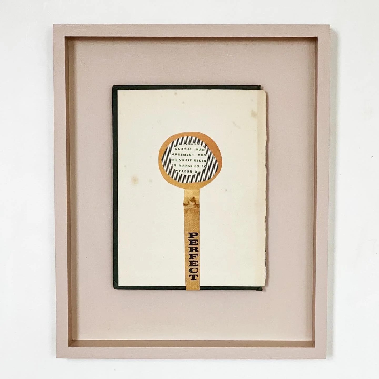 Perfect Flower.

This floral one sold and will be flying to Nebraska shortly! 

Paper and found materials on a book cover.
Mounted in an open frame.
Size 22x27cm.

#flowerart #floraldecor #sussexartist #springwallart