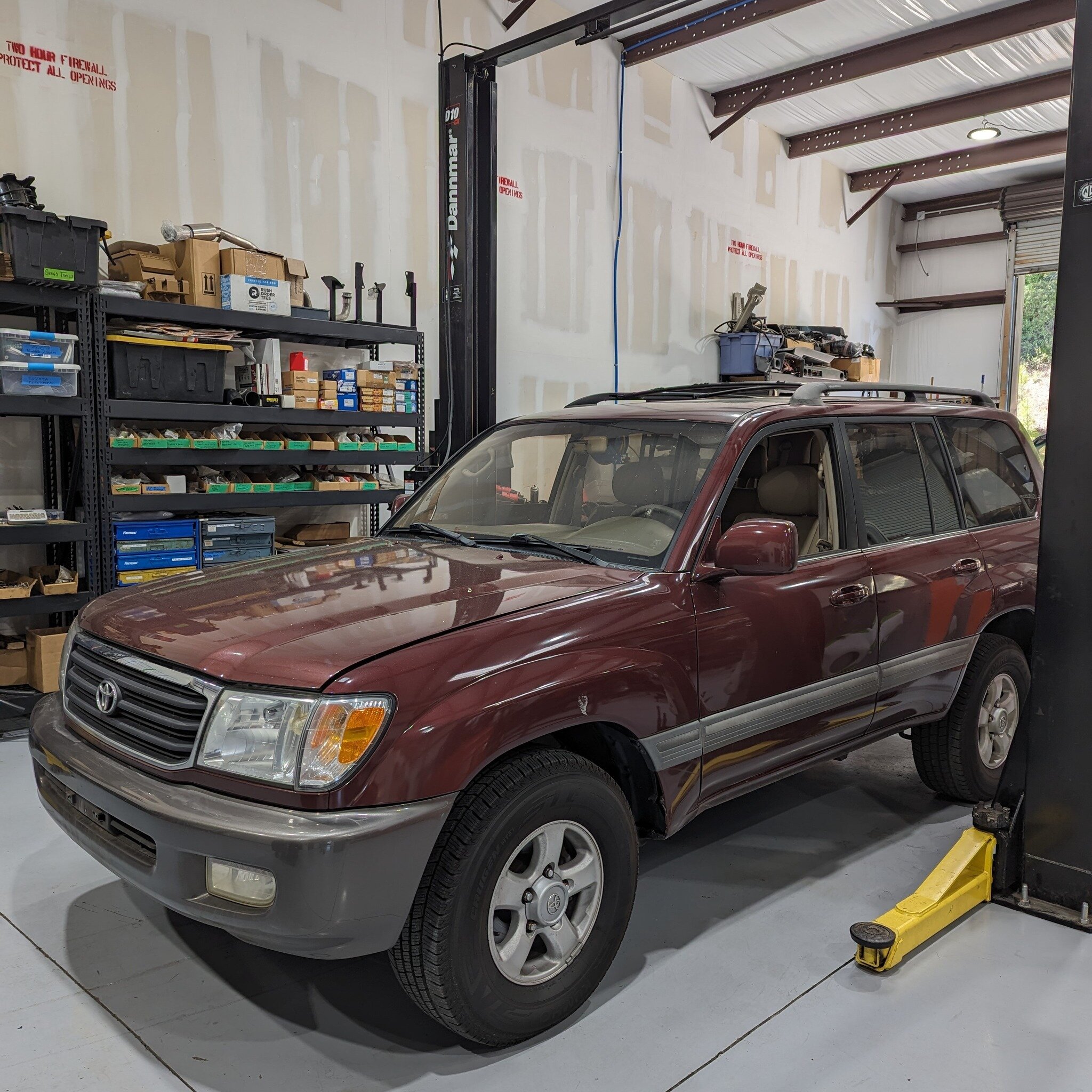 We're starting a new week with a new project.  This customer has brought in a clean unmolested Arizona #uzj100 #landcruiser that will be getting a full work over.  We'll be starting with mechanical service to get the suspension rebuilt and upgraded a