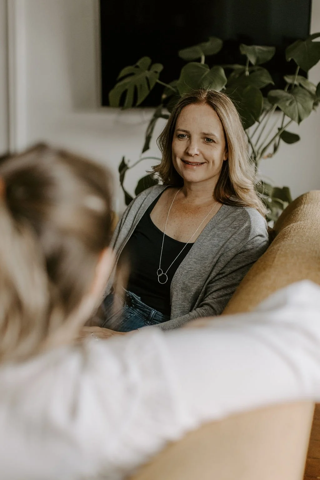 Psychotherapy supervisor in conversation with supervisee