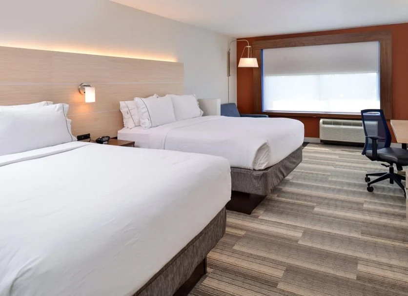 Holiday Inn Express & Suites