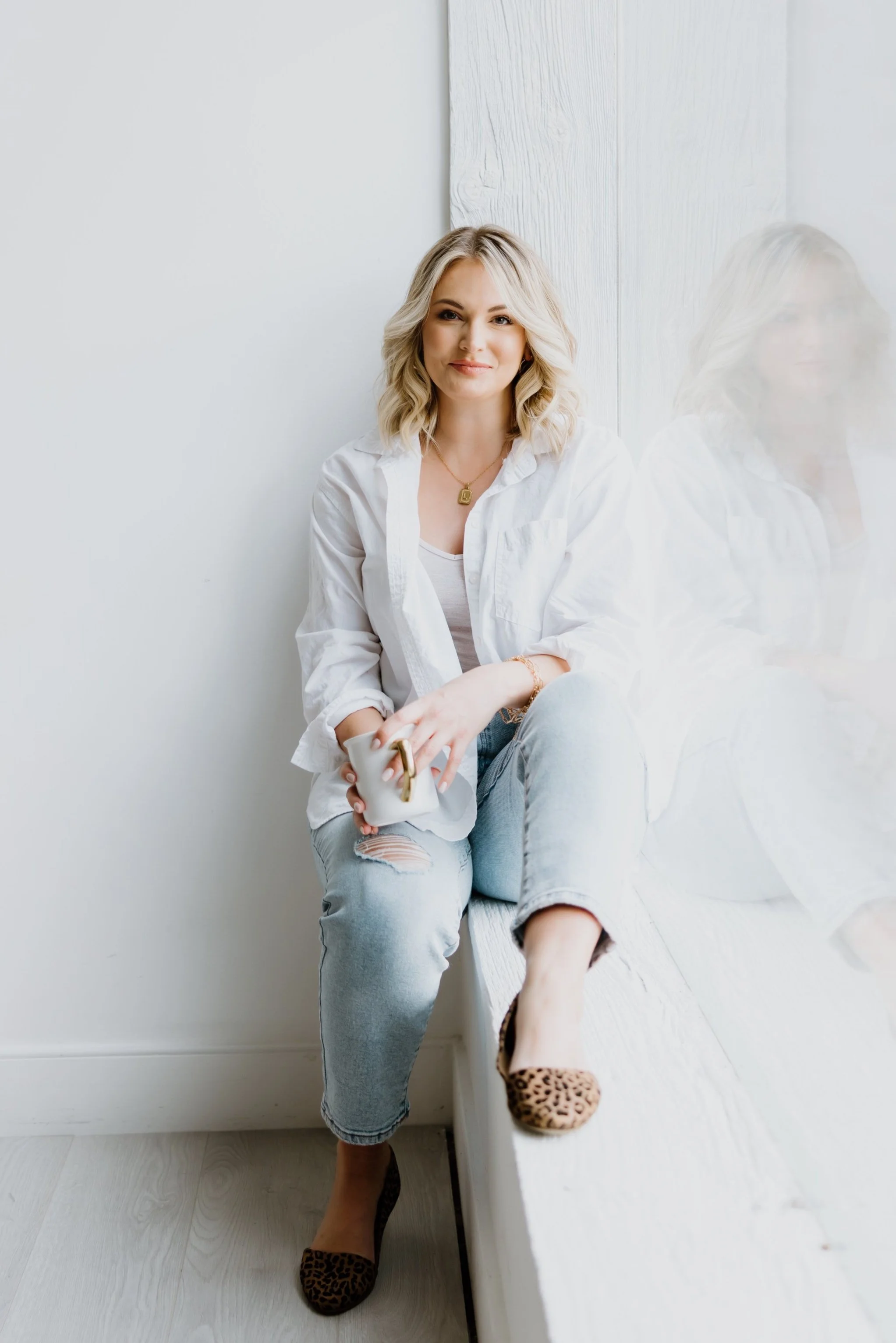 image of Lindsay Van Volkenburg Registered Social Worker now offering therapy intensives virtually to women across Ontario