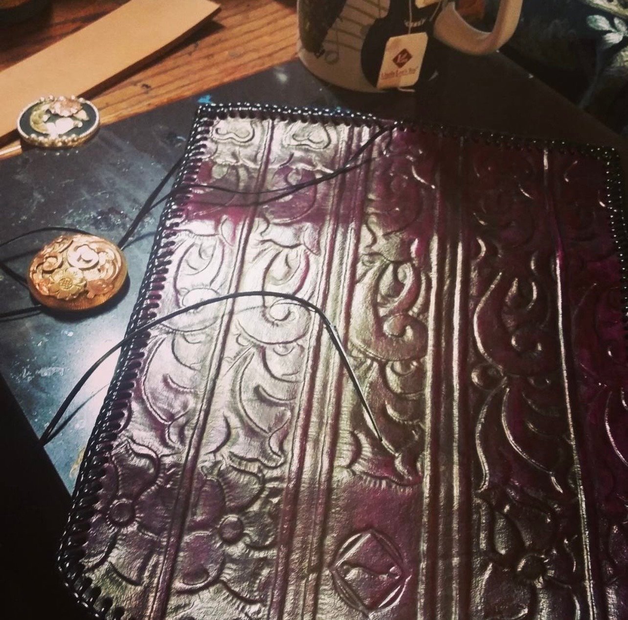 https://i.etsystatic.com/43638603/r/il/8cf3a1/5088465949/il_fullxfull.5088465949_fh21.jpg