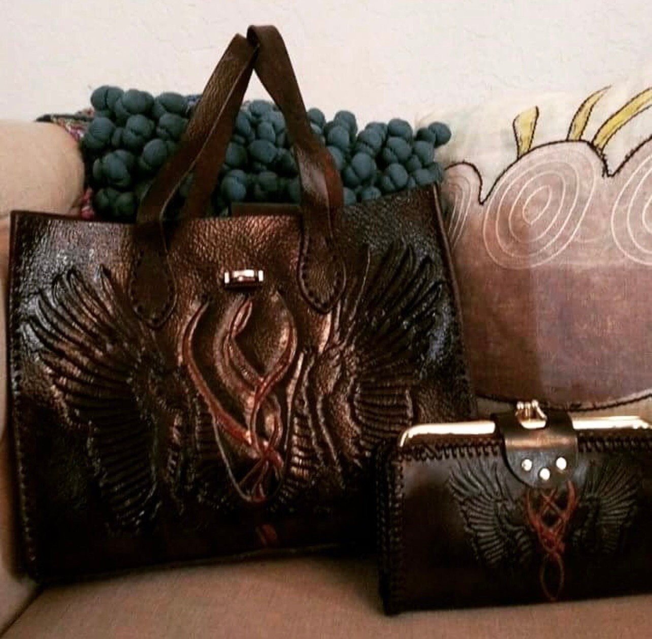https://i.etsystatic.com/43638603/r/il/c23941/5079479863/il_fullxfull.5079479863_rd1b.jpg
