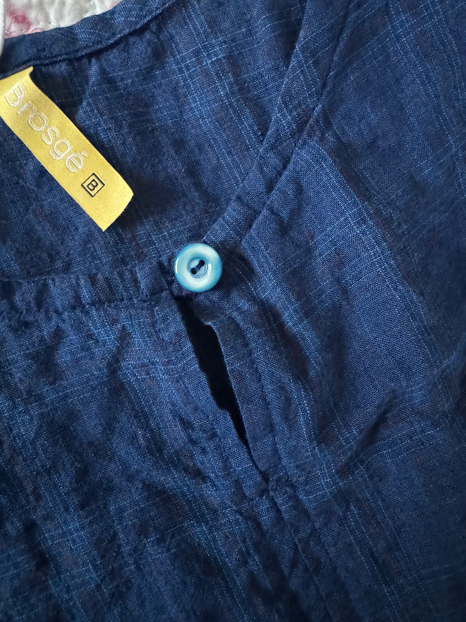 blue-plaid-tee-detail.png