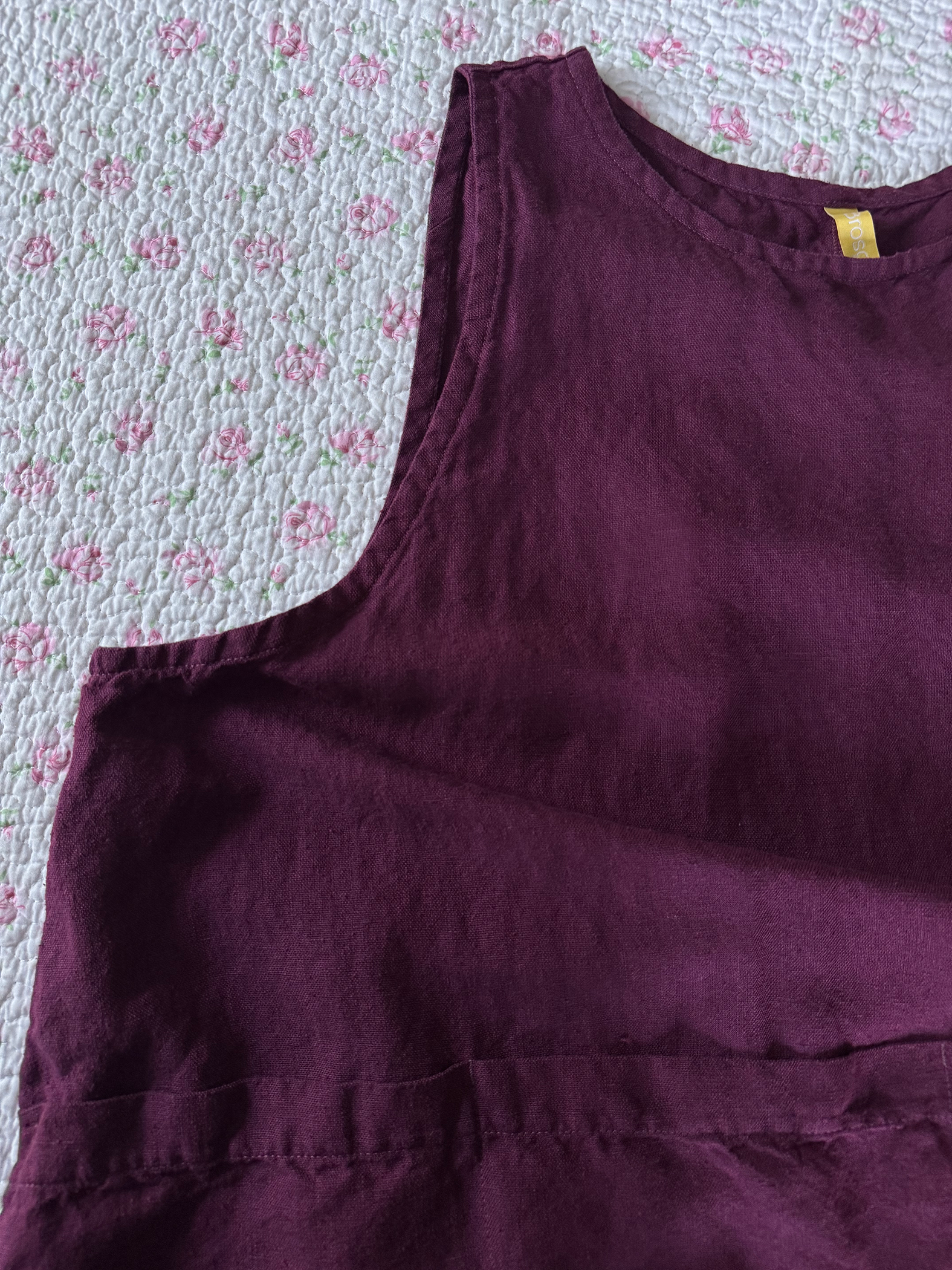 dark-rasp-apron.png