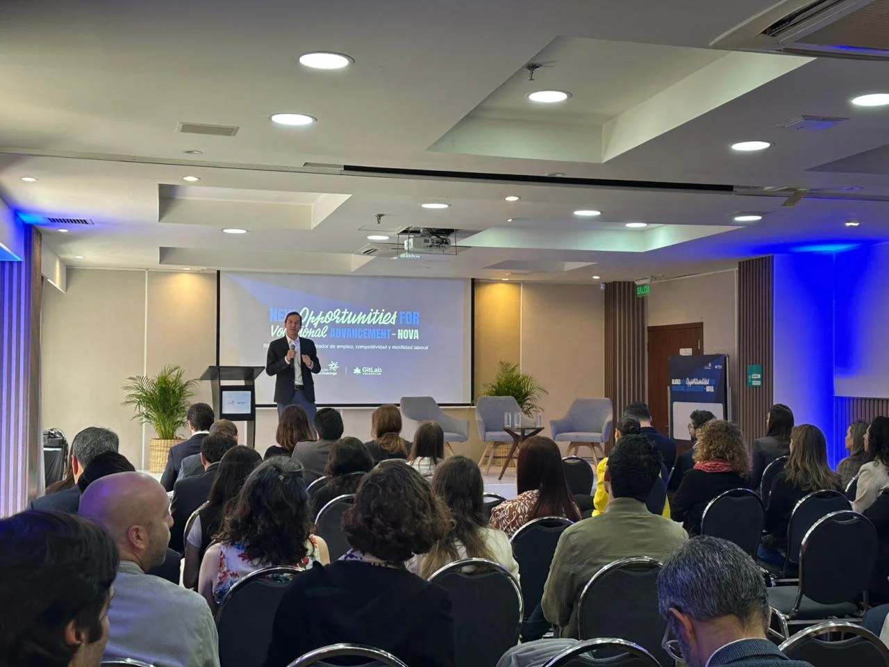 2. Lanzamiento NOVA Colombia.jpeg