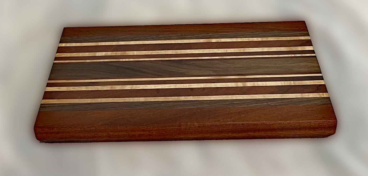 Outside Mahogany-inside Walnut-with thin strips of Maple-Mahogany-Walnut inlays2.png