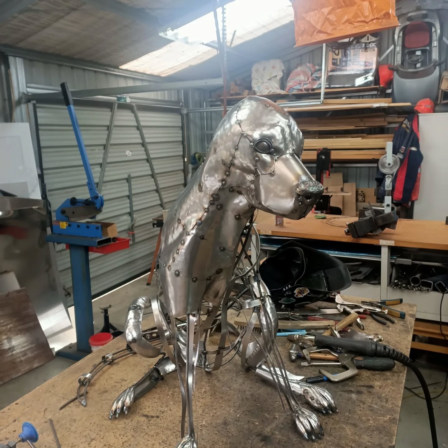 New dog on the way ! , can't decide weather to pick up the welder or the paint brush lately! Bit on the go! 

www.southernsculpture.co.nz

#metalsculpture #metalart #metalartist #artist #arts #nzartist #nzsculpture #outdoorart #artofinstagram #southe