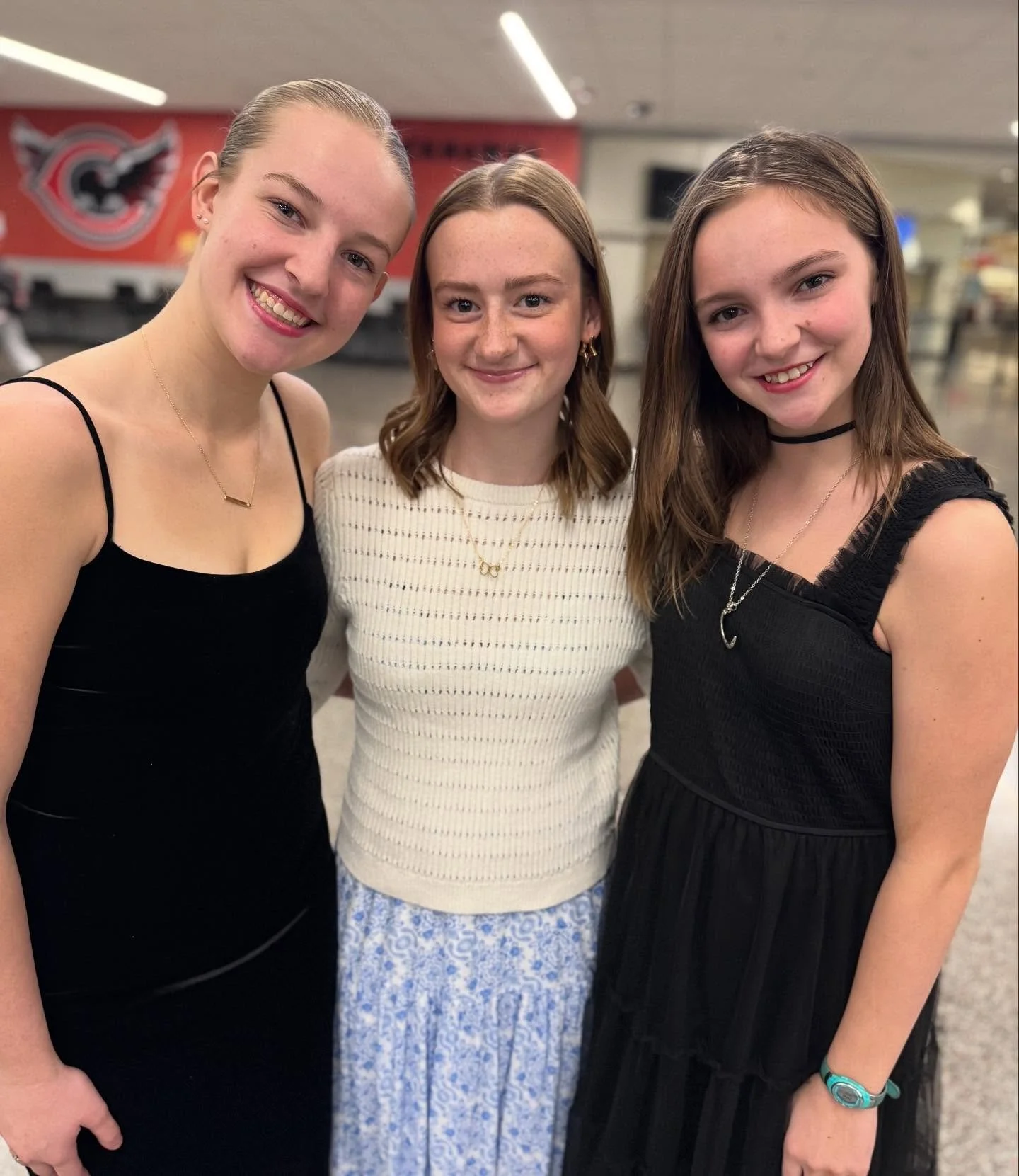 Looking fancy at the high school awards banquet this week! A huge shout out to all of our high school level girls for a great school season! 🏆
.
#highschool #athletes #collegebound #olympichopeful #goteam