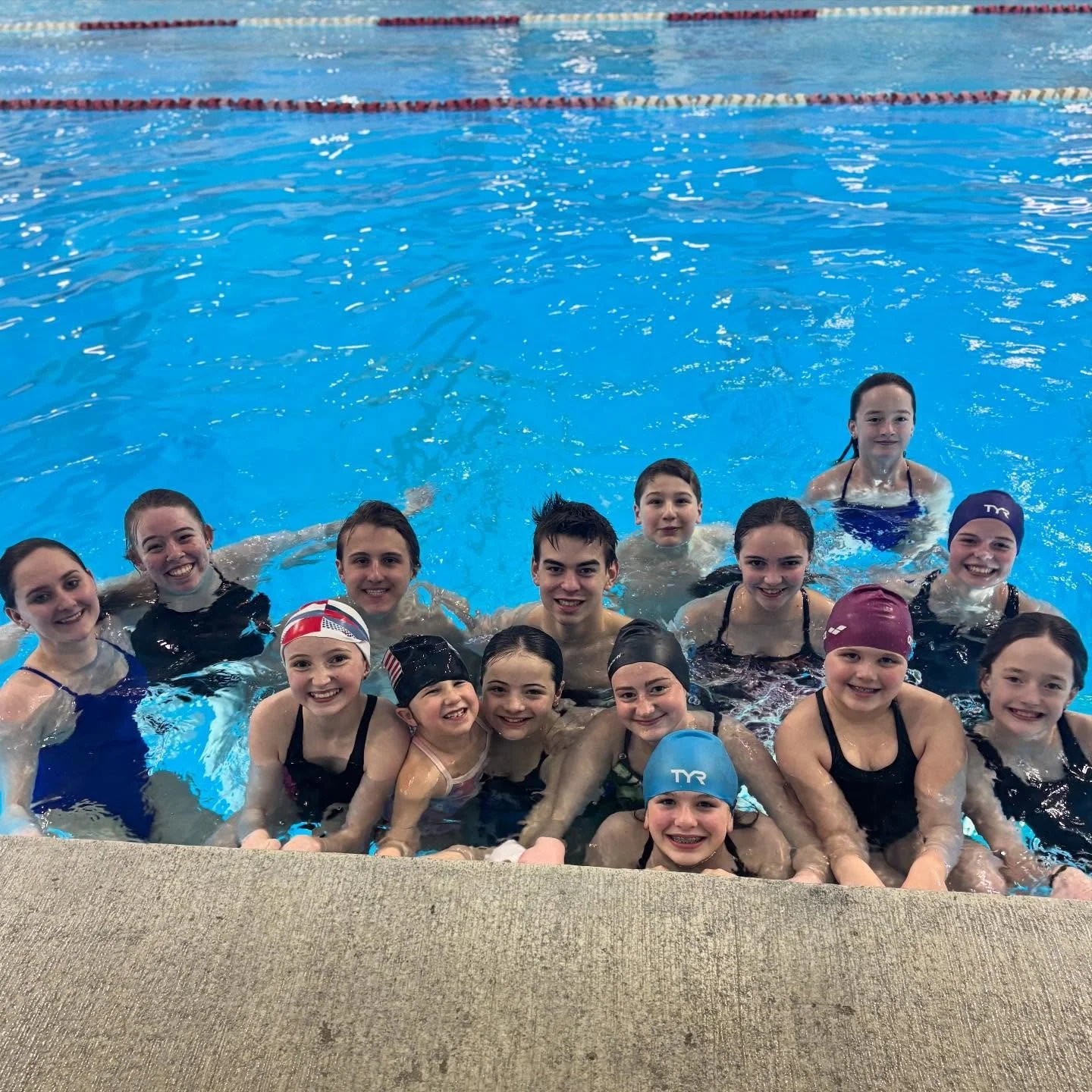 Just the coolest group of kids working hard at practice tonight as they prepare to go to the RWB qualifier meet next week! 🎉🎉🎉
.
#teamspirit #diving #poolparty #competition #springbreak