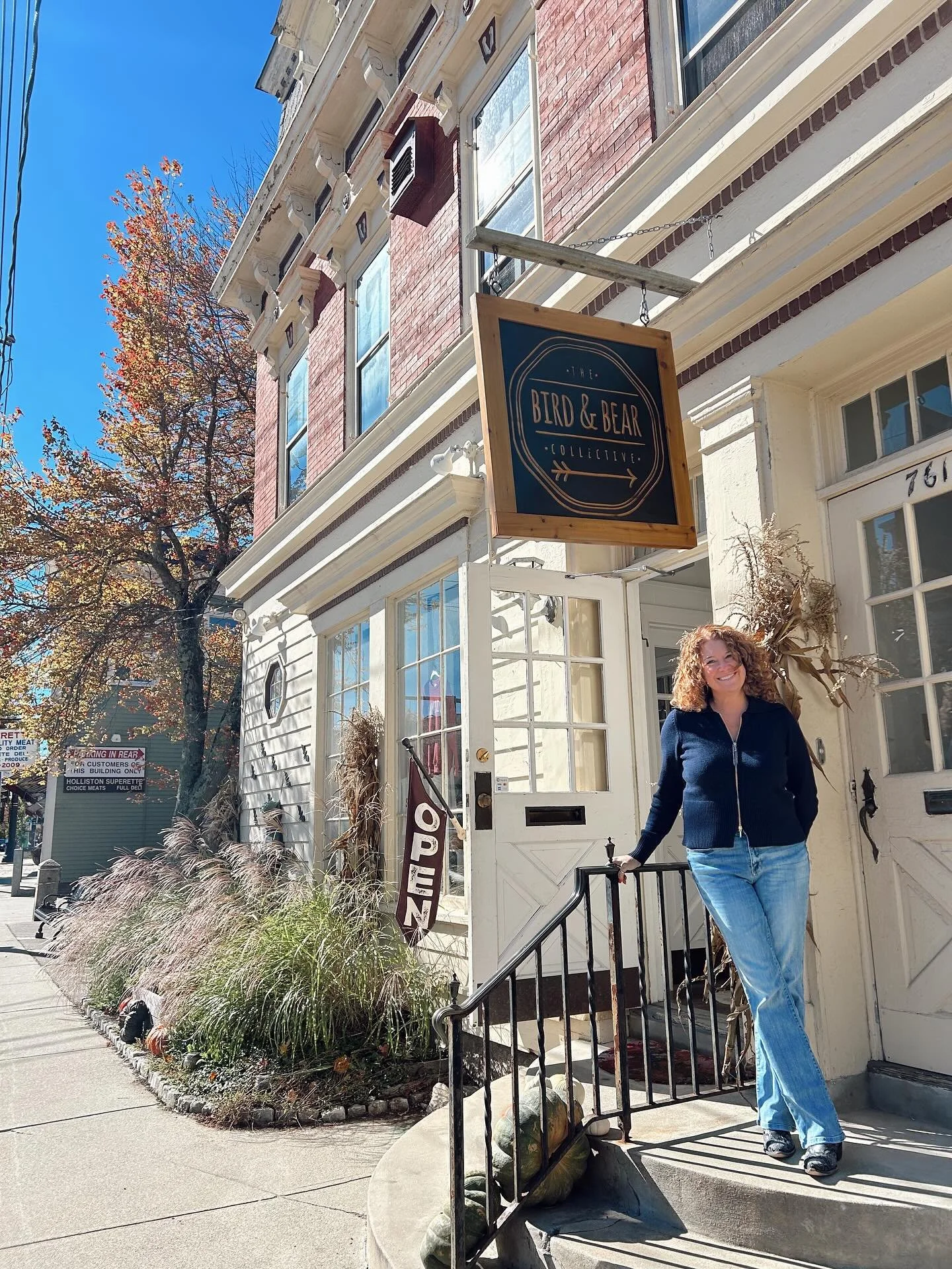 Let&rsquo;s have new member &amp; friend Andrea Archer of @mytinyglassgarden invite you to step into the Bird &amp; Bear this weekend.

We have turned the page to holiday in this local twinkly tree wilderness, and thrilled to feature My Tiny Glass Ga