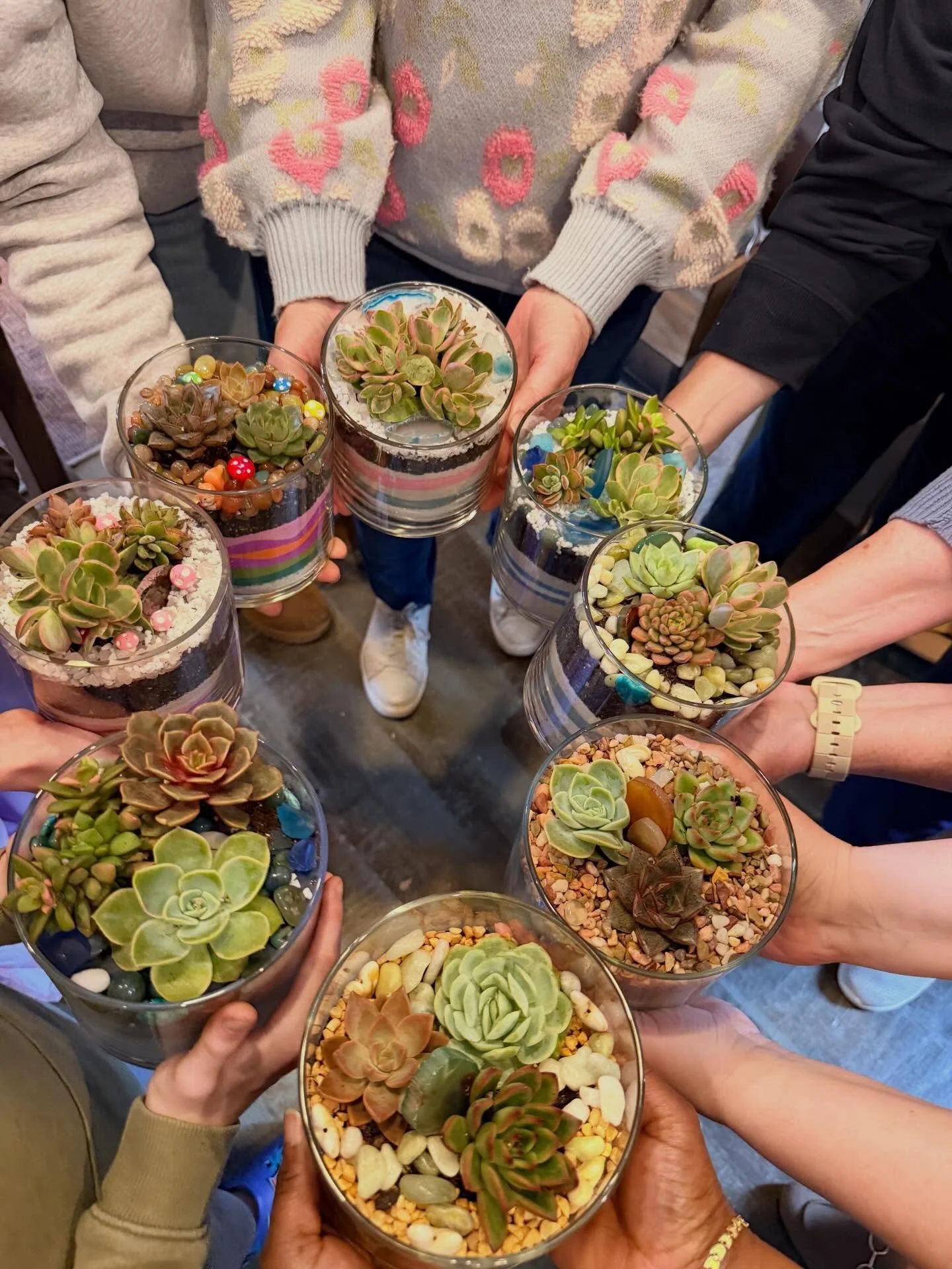 A few spots just opened up in TONIGHT&rsquo;s Succulent Garden Workshop with @mytinyglassgarden (6:30pm)! 

This is fun one to do with friends, family or just by yourself! It also makes the perfect handmade gift to gift to Mom or Grandma for Mother&r