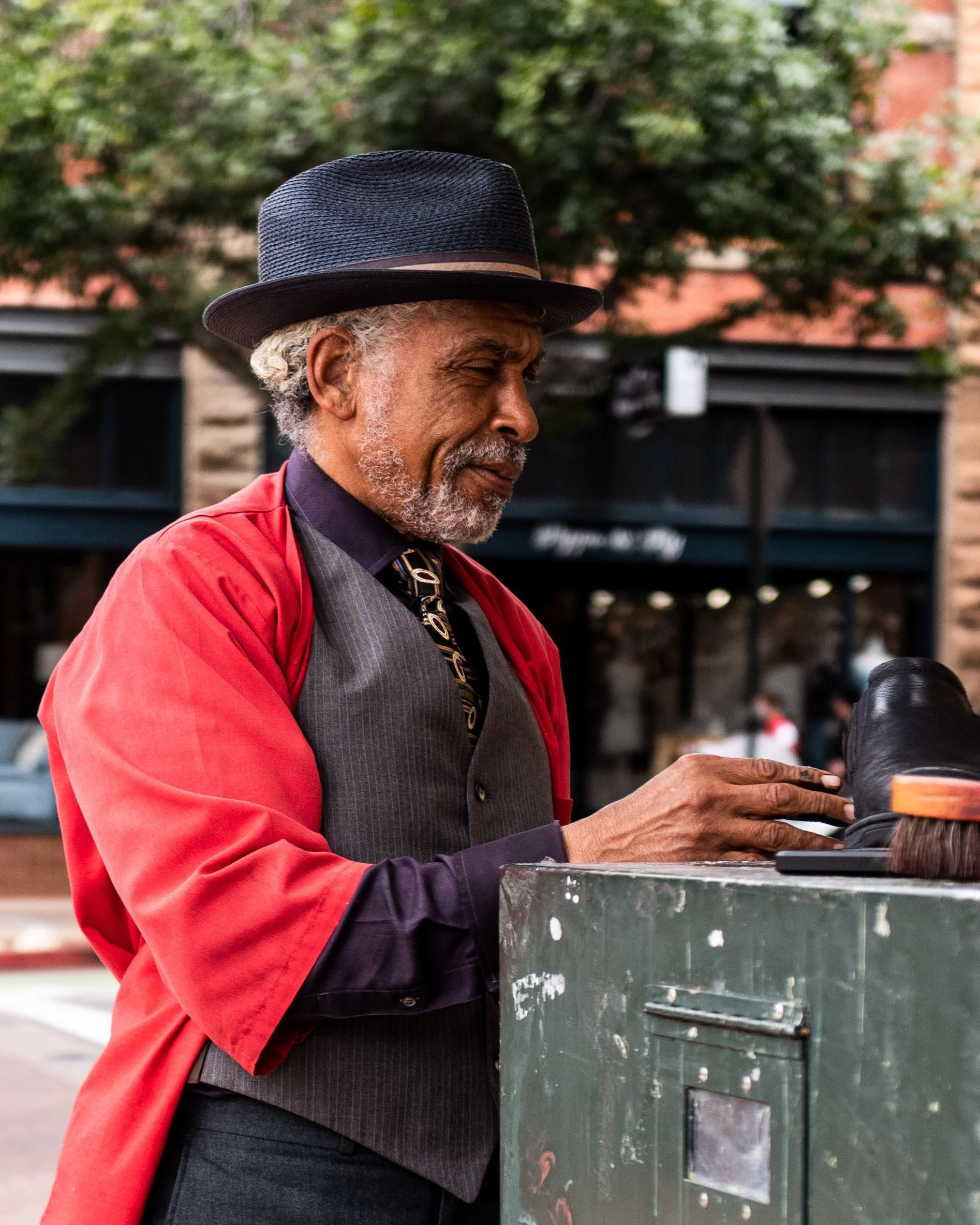 "Work Smirk"
Leica Q2