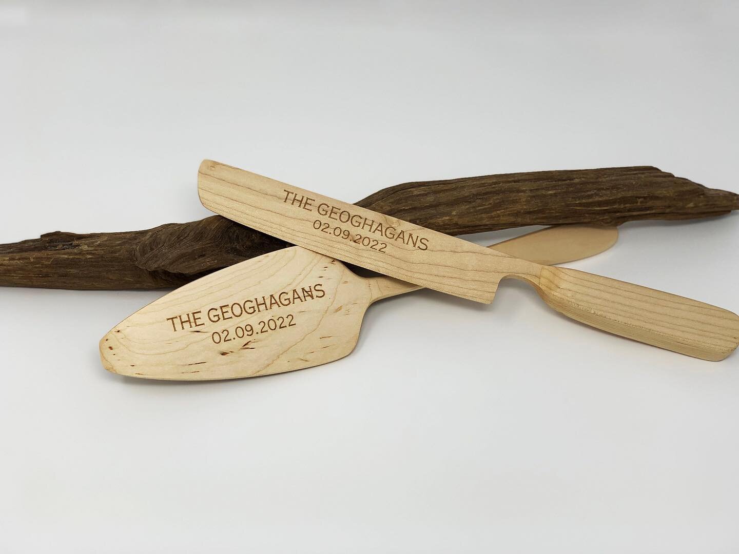 Excited to share the latest addition to my #etsy shop: Engraved Wooden Cake Serving Set 
https://etsy.me/3taDCYq

#etsyseller #woodworking #cakeserver #weddingcake #weddinggift #hostessgift #housewarmingparty #woodenknife #shopsmall #areo