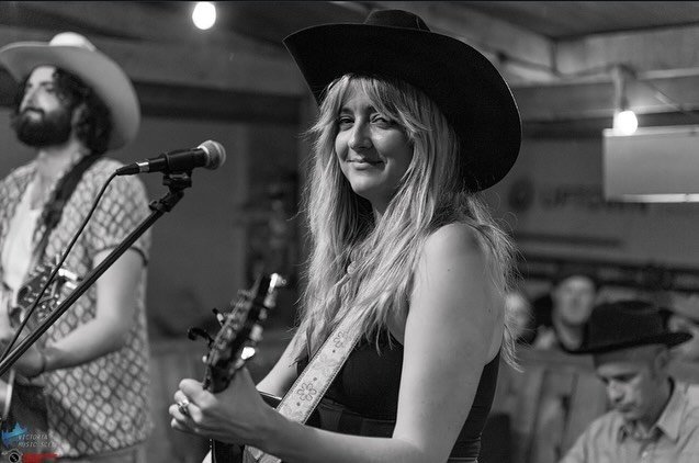 What a sweet time we had this weekend  tourin&rsquo; around the island w/ @ponygoldband &amp; @just_a_season_ ✨

Thrilled that we get to do it all again at @biltmorecabaret on Nov7th !

There&rsquo;s only one week left to grab your early bird tickets