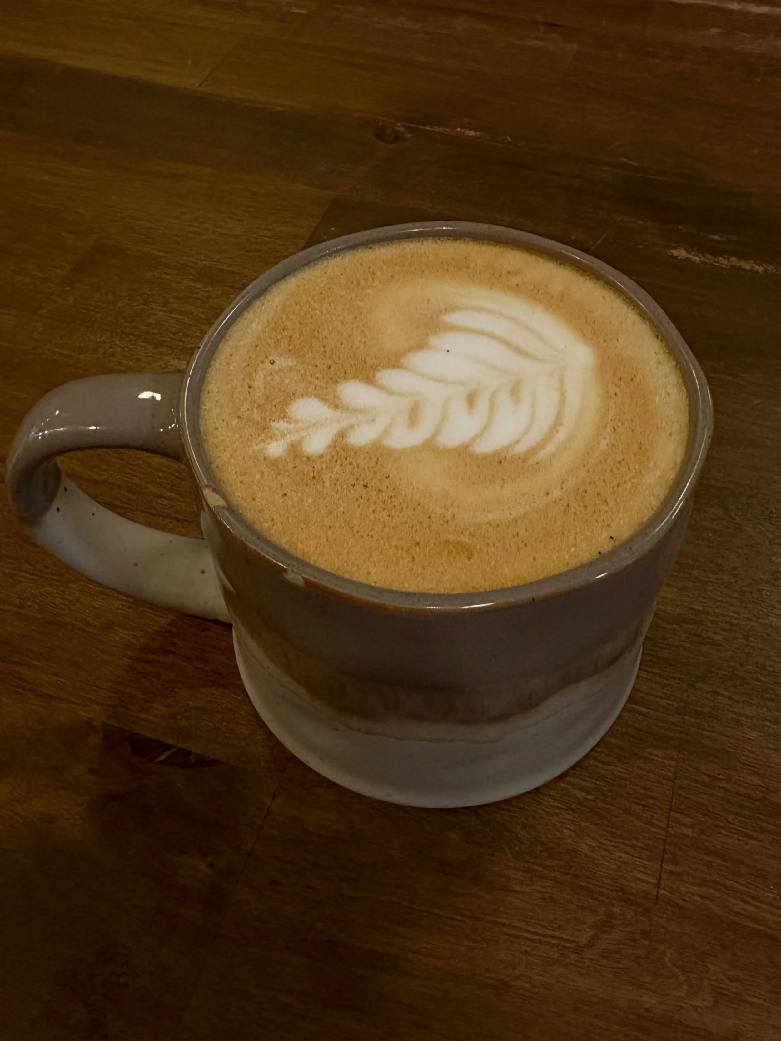 This and a rainy day inside a cozy coffee shop 🙌🤎🌧️