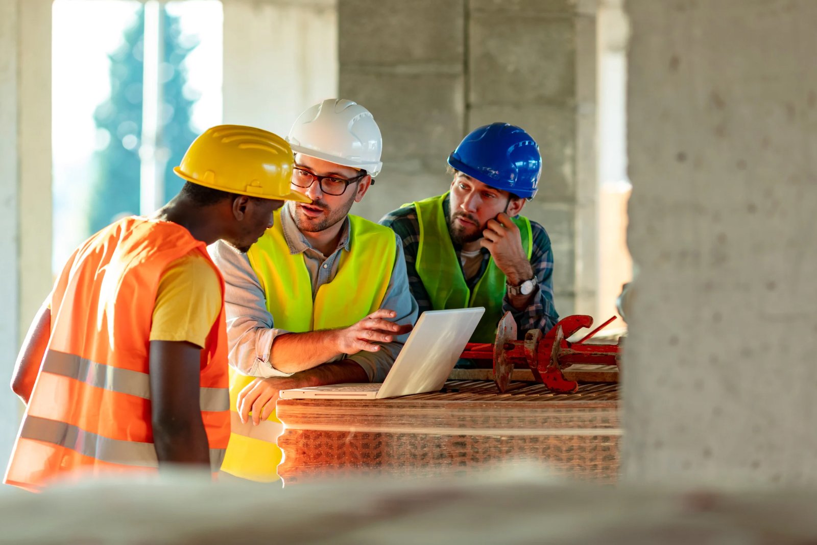 How Online Safety Training Meets Alberta’s Workplace Standard
