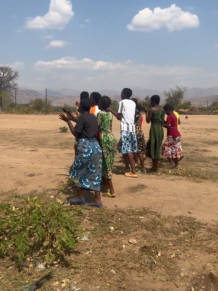 This weekend CARVE welcomed @emiliadauway 💫 &mdash; a surgical oncologist from Australia and long-time partner in crime of our ED @caseyenglish (throwback to their first mission together in El Salvador 👩&zwj;⚕️✈️).

Emilia joined us in rural Dedza,