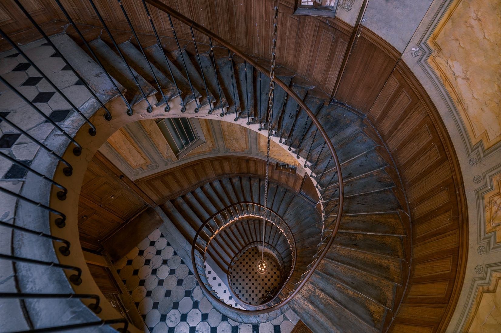 Paris-staircase-01.jpg