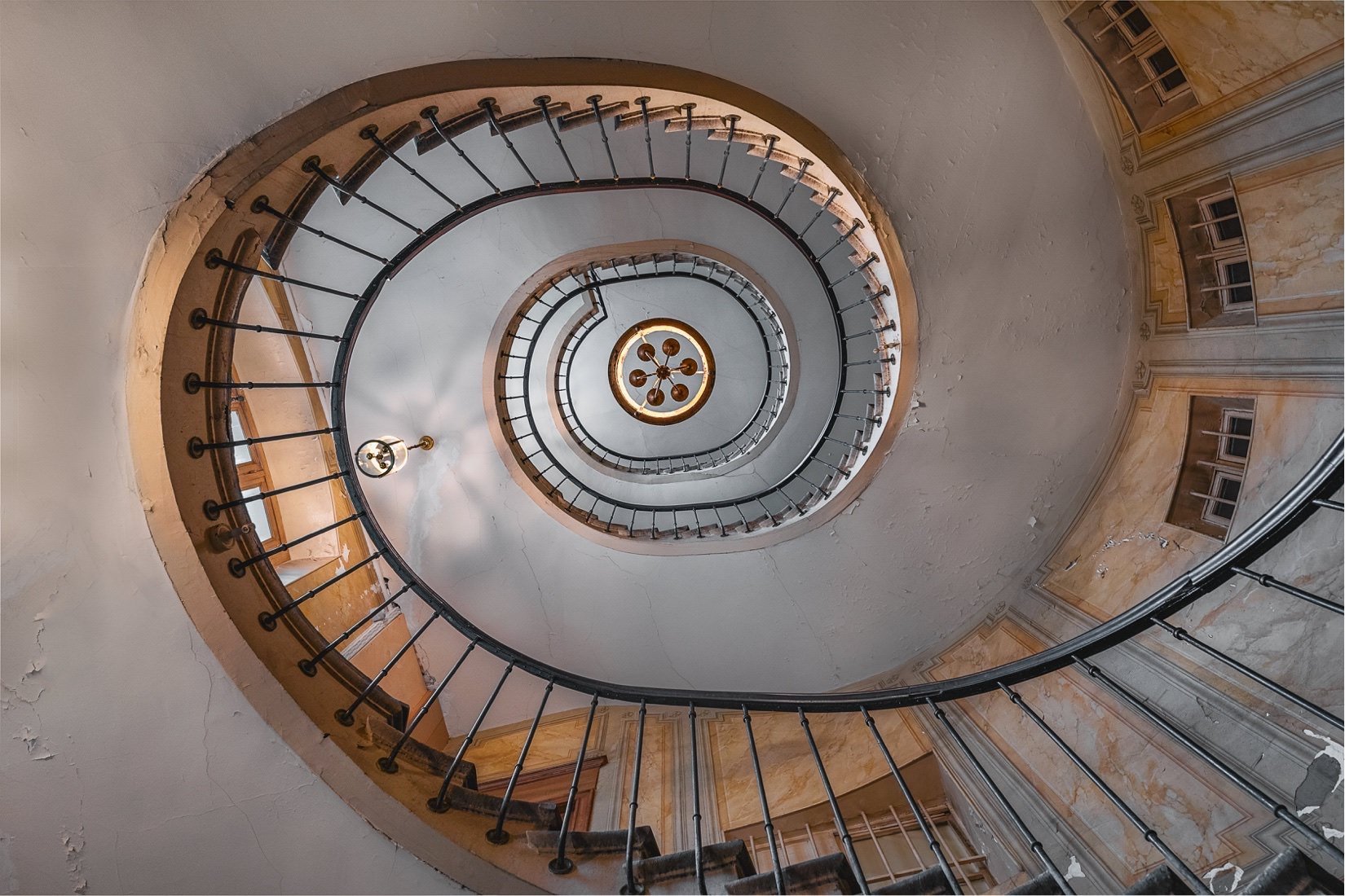 Paris-staircase-03.jpg