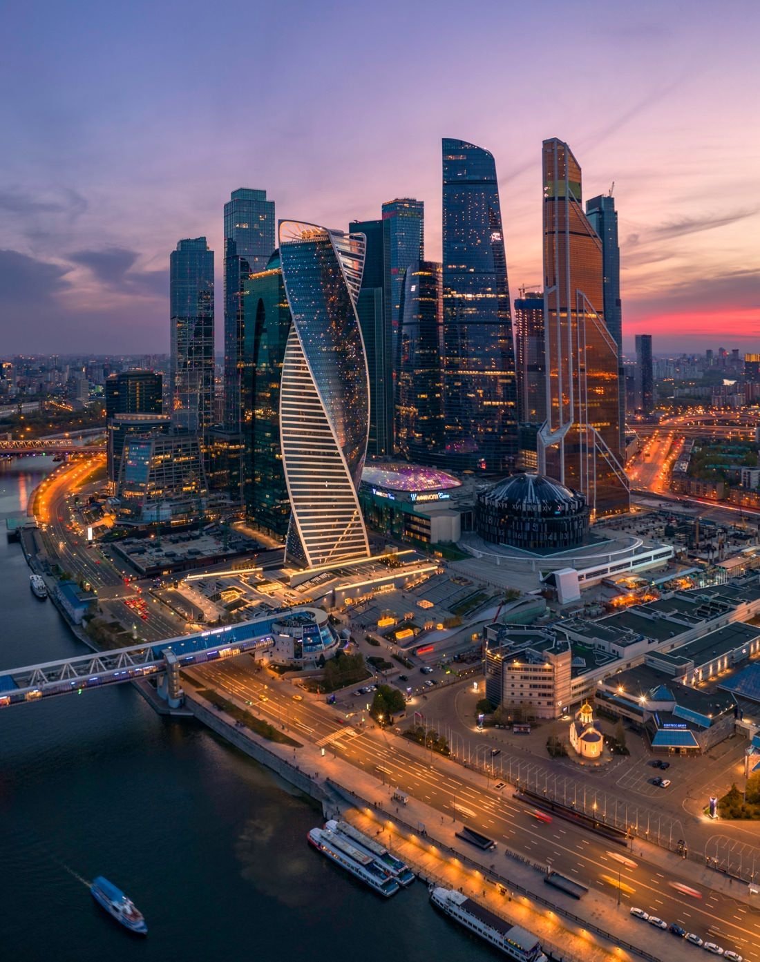 Moscow city panorama vertical copy.jpg