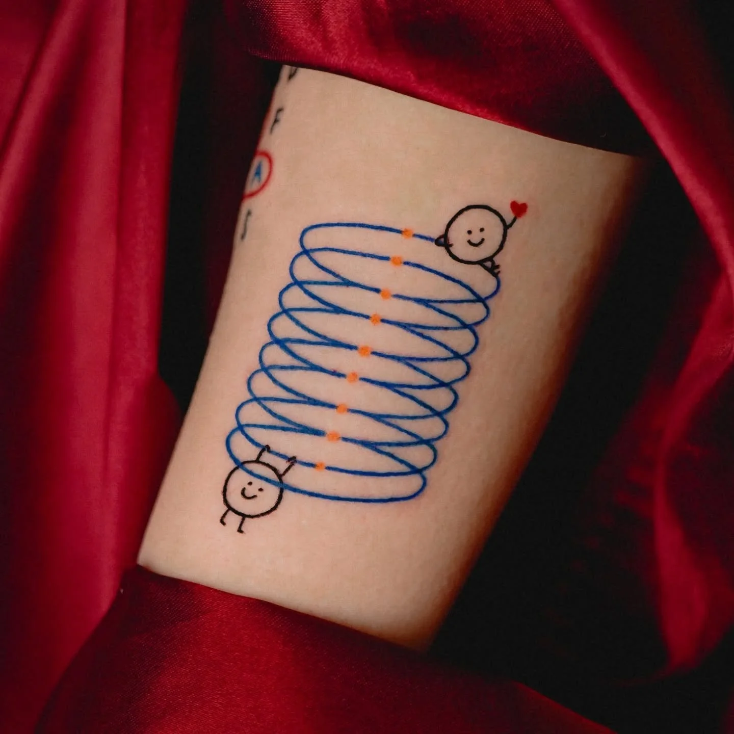 Red Cloth Vol. 681 &ndash; Same Frequency Edition
It&rsquo;s crazy how two people can be so different,
yet somehow still loop around each other perfectly.

🖤 Bookings open &ndash; link in bio.

✨Guest tour✨
//BKK &lt;26-29 Dec&gt;
//CNX &lt;3-5 Jan&