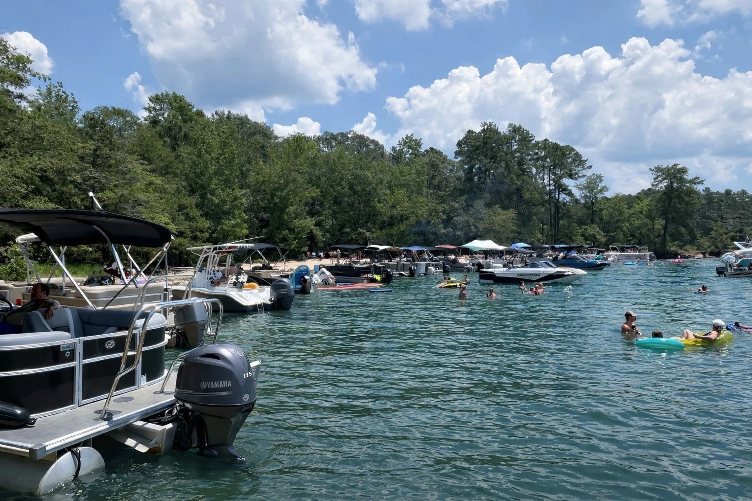 Warmer weather is here - Lake Hartwell will be back to looking like this in just a few short weeks! Be sure to include Hartwell Cove Resort in your summer plans! ⛱️

 #lakelife #warmerweather #summersoon #tinyhomeliving