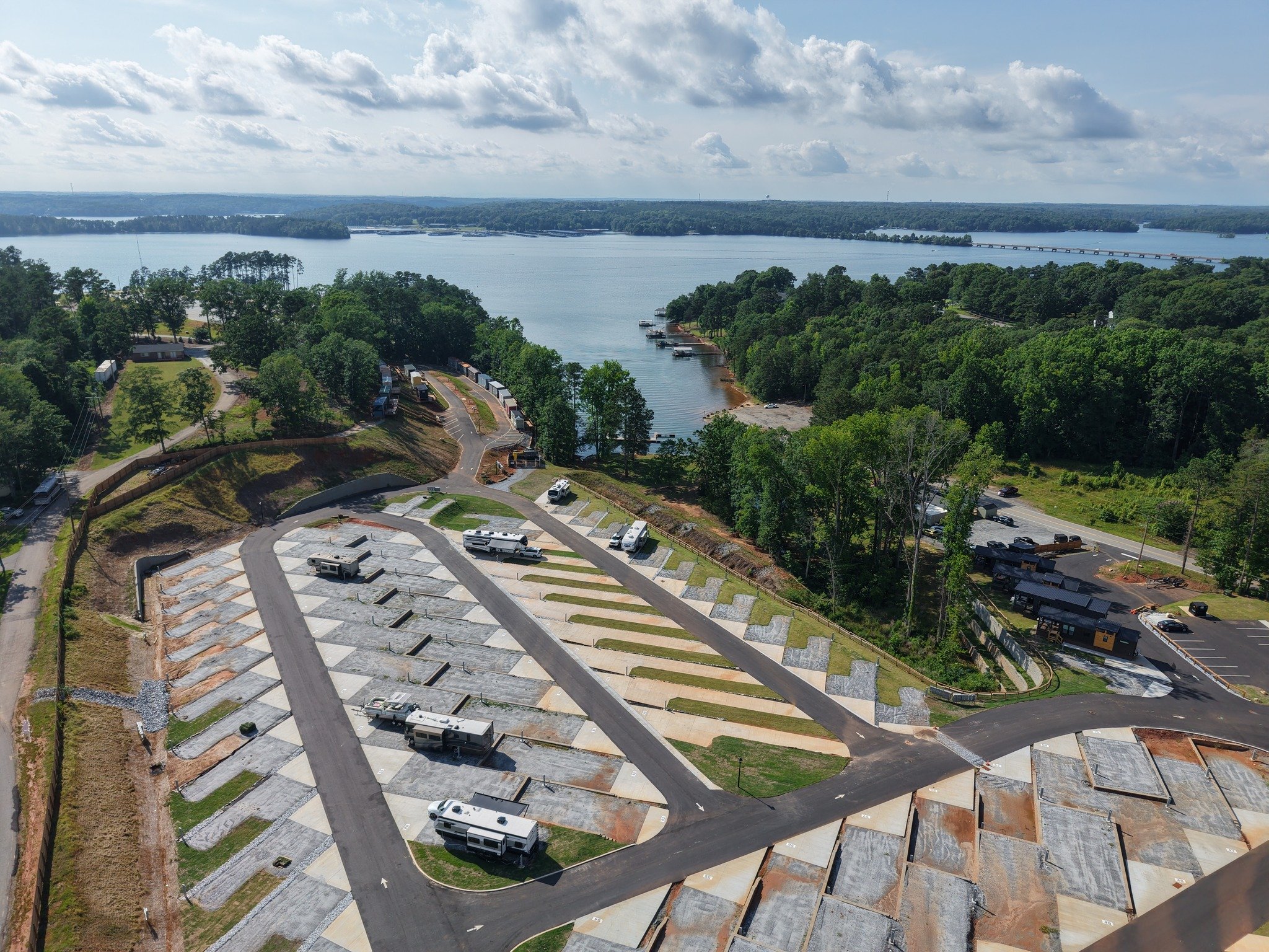 Views like this make it pretty easy to stay a while. Join us at Hartwell Cove Resort to get in on the action!

 #tinyhomeliving #lakelife #lakehartwellsc #andersonsc