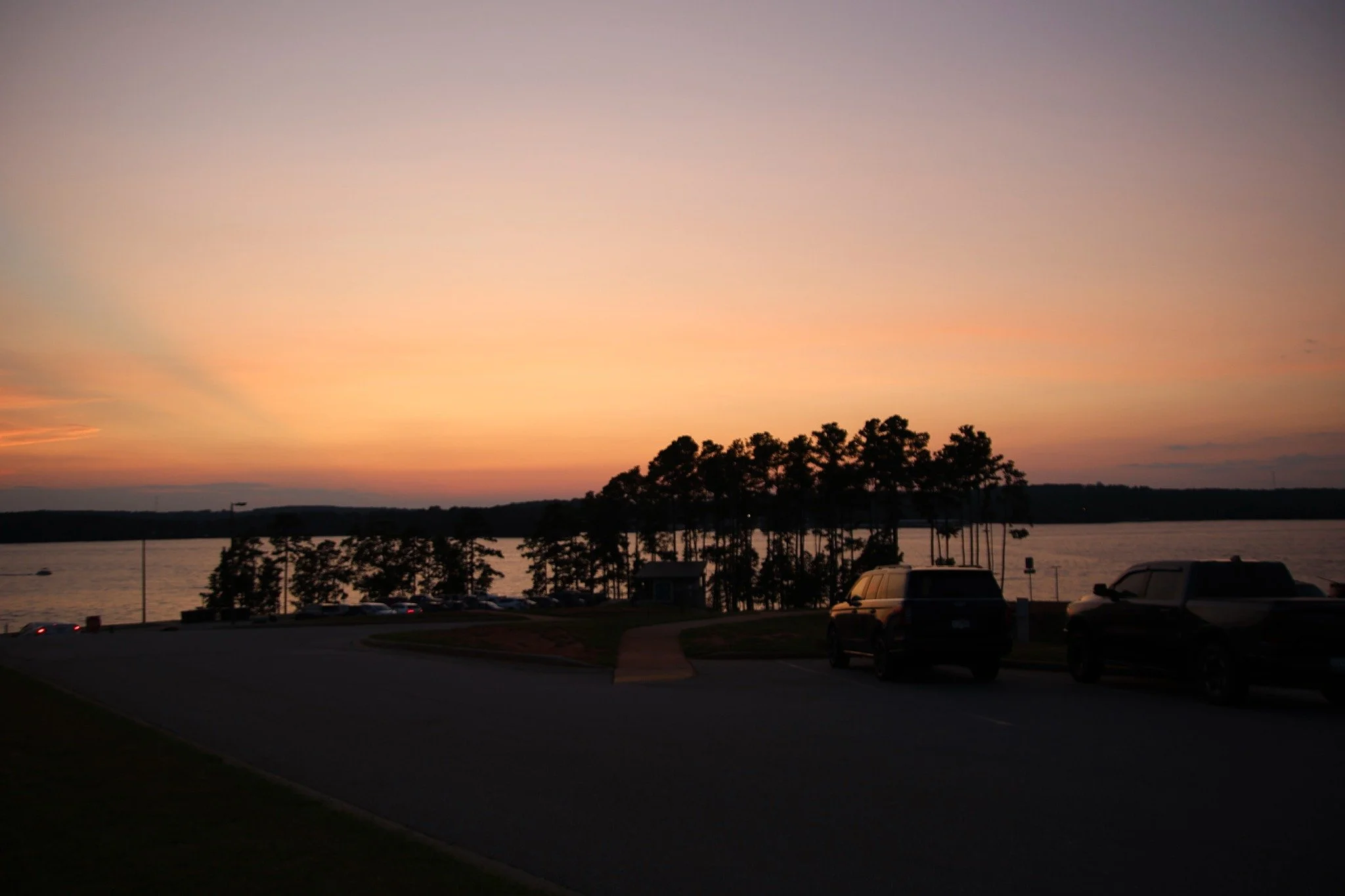 Did you know our next door neighbor is Green Pond Landing?! A frequent host of the Bassmaster classic series &amp; complete with fast-launch ramps, this is the ultimate place for boaters and fishermen! Hartwell Cove offers a close proximity to all th