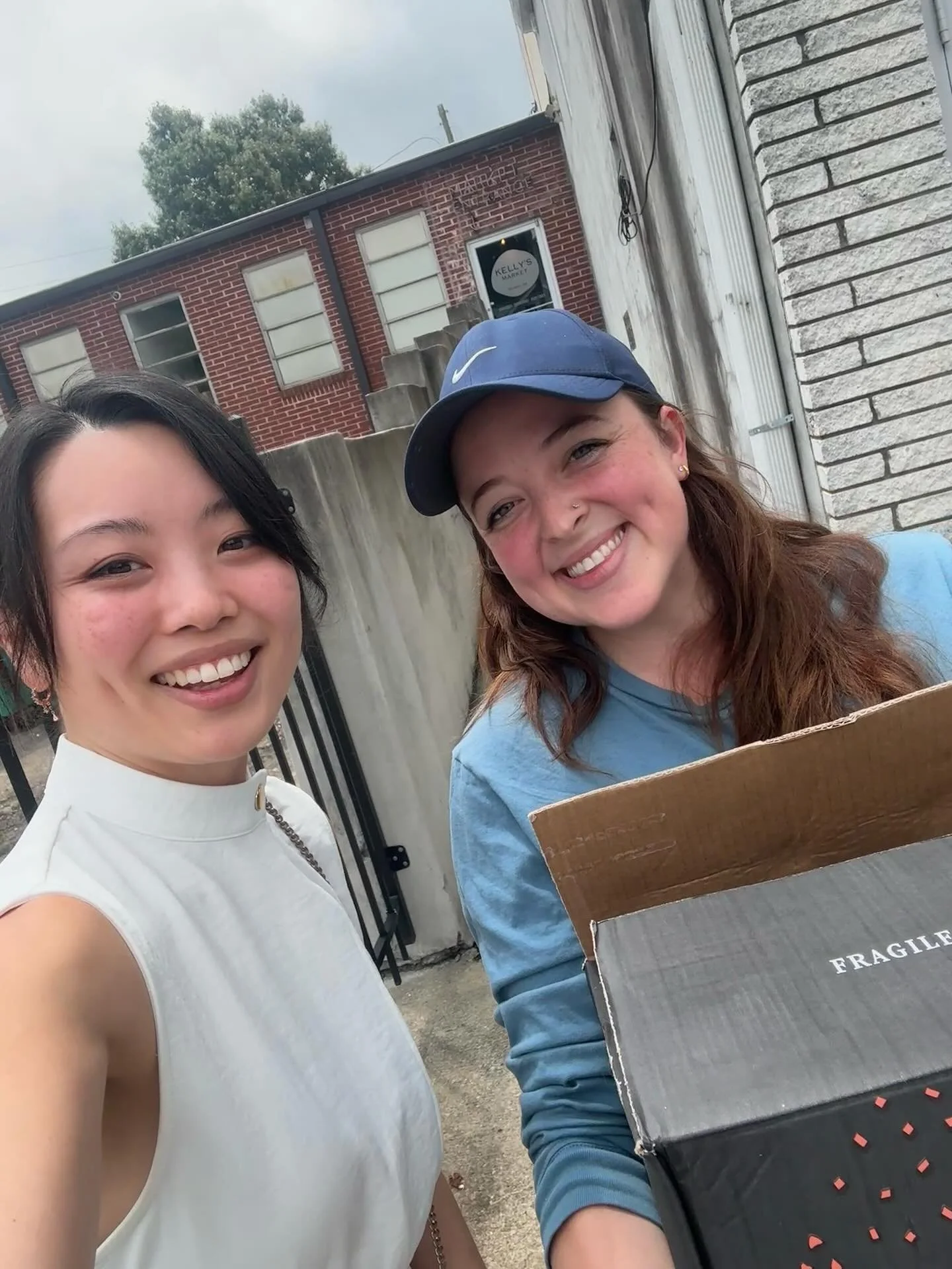 We are so excited to be partnering with the awesome @kellysmarketdecatur for our Classical Remix Gala Concert, on June 27 at Historic Dekalb Courthouse! 🍾
Our Gala Concert celebrates several things:
1️⃣ we’re celebrating LOVE 💕 with musical