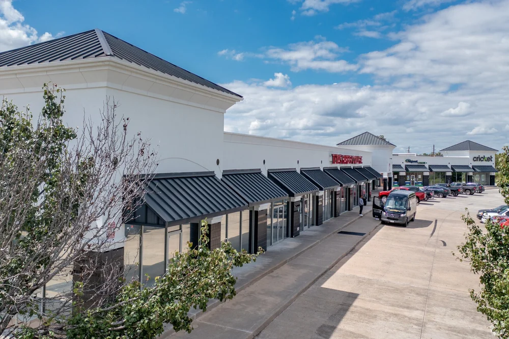 Client Renews Early to Expand and Upgrade Space at Discounted Rate Client Renews Early to Expand and Upgrade Space at Discounted Rate