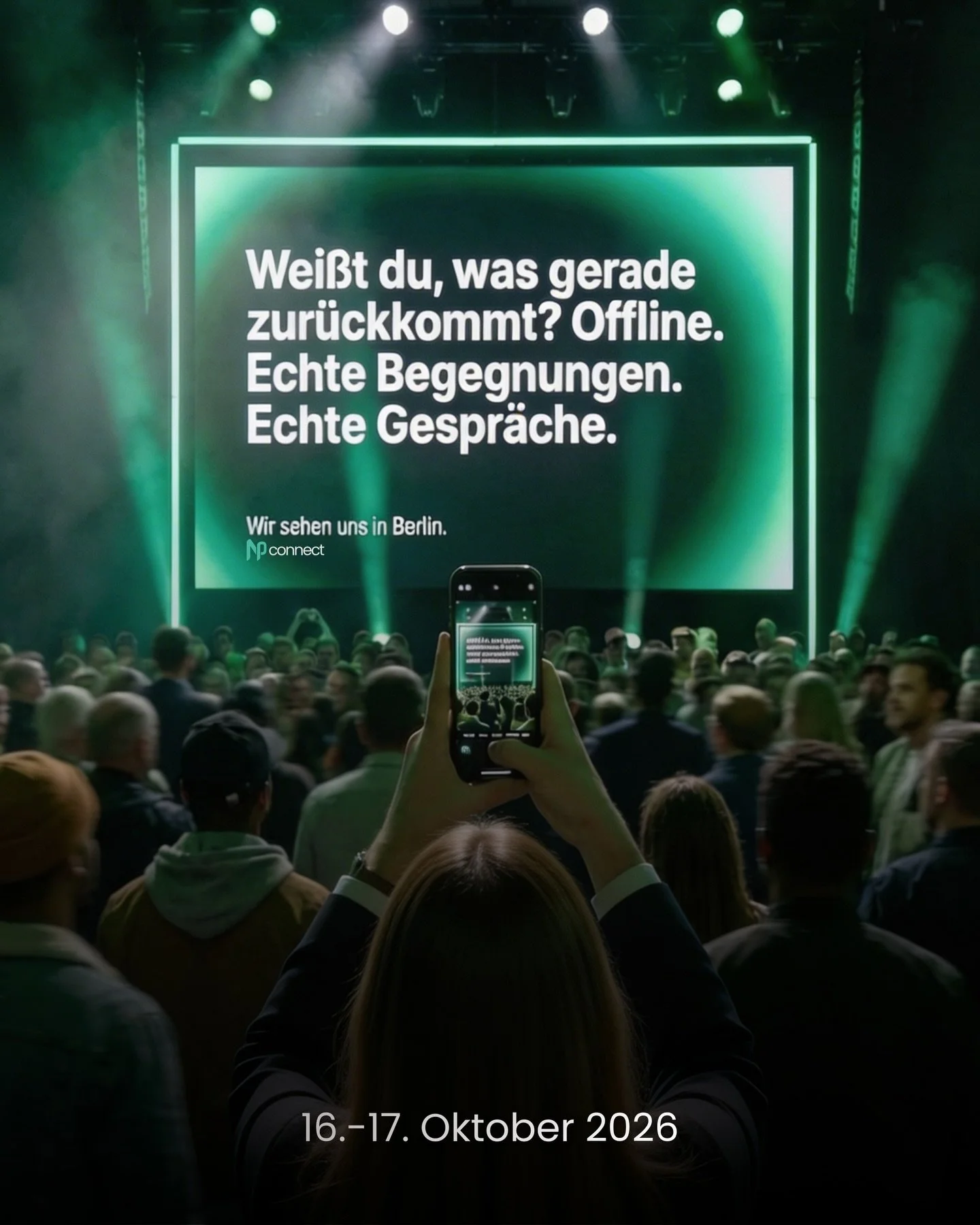 Offline ist das neue Premium.
In einer Welt, die sich digital &uuml;berschl&auml;gt, wird der physische Raum zum wichtigsten Ort f&uuml;r Klarheit.

Wir holen die echte Begegnung zur&uuml;ck. F&uuml;r alle, die nicht nur zuschauen, sondern mit Urteil