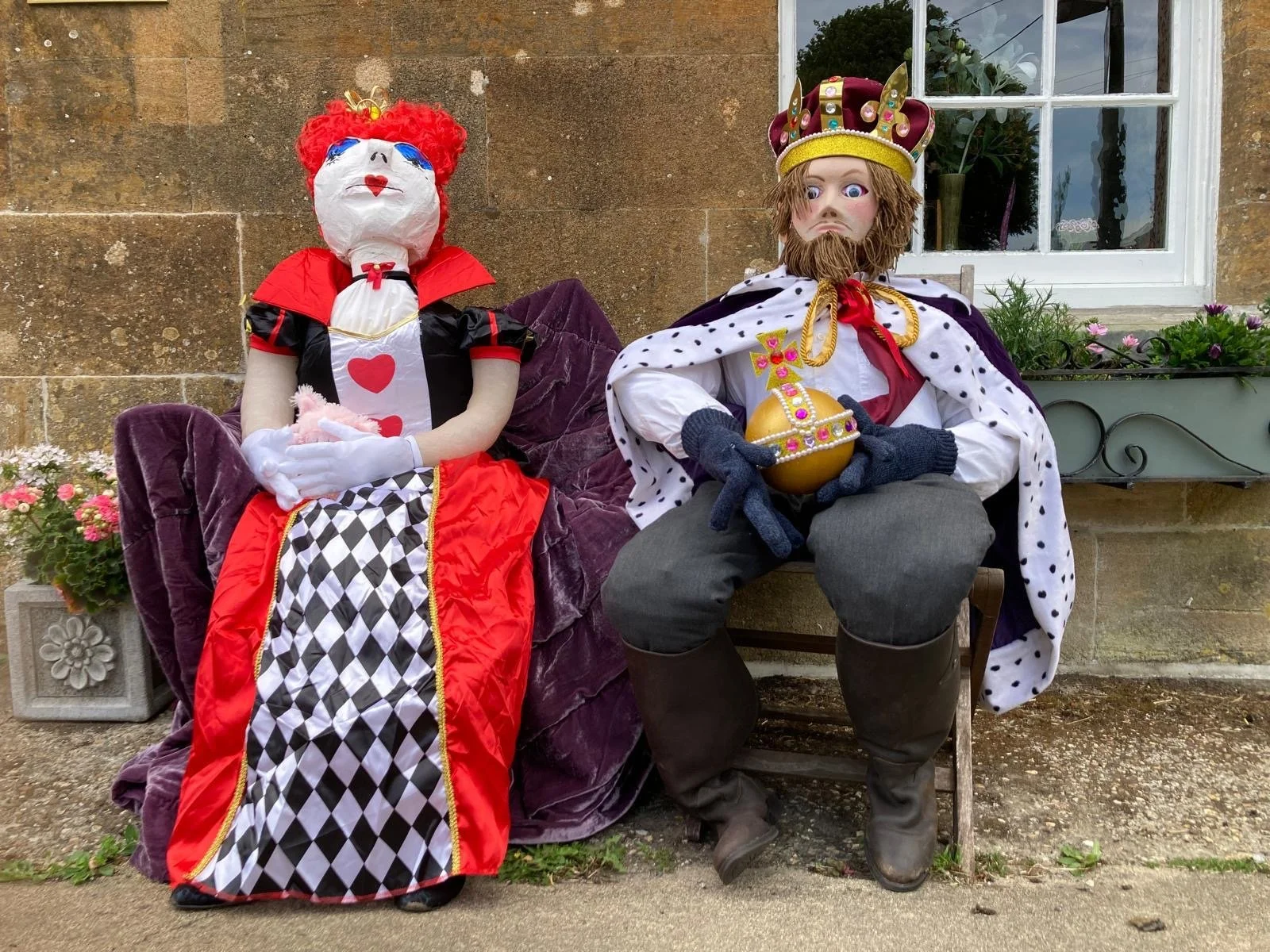 scarecrow of queens of hearts with King Charles, Broadwindsor village