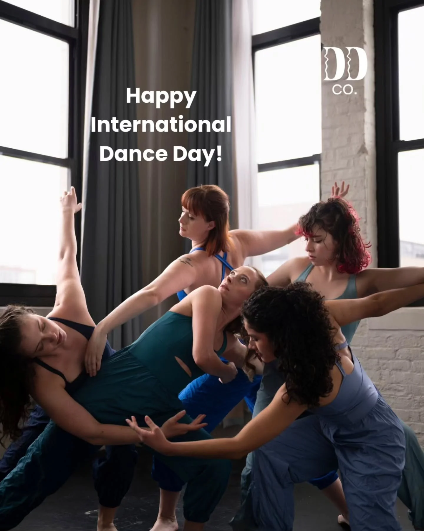 Happy International Dance Day! We're grateful for this wonderful art form and can't wait to see where it leads us!
.
.
.
📸 Afterglow Studio
#chicagodance #chicagodancecommunity #contemporarydance #darvindances #internationaldanceday2026