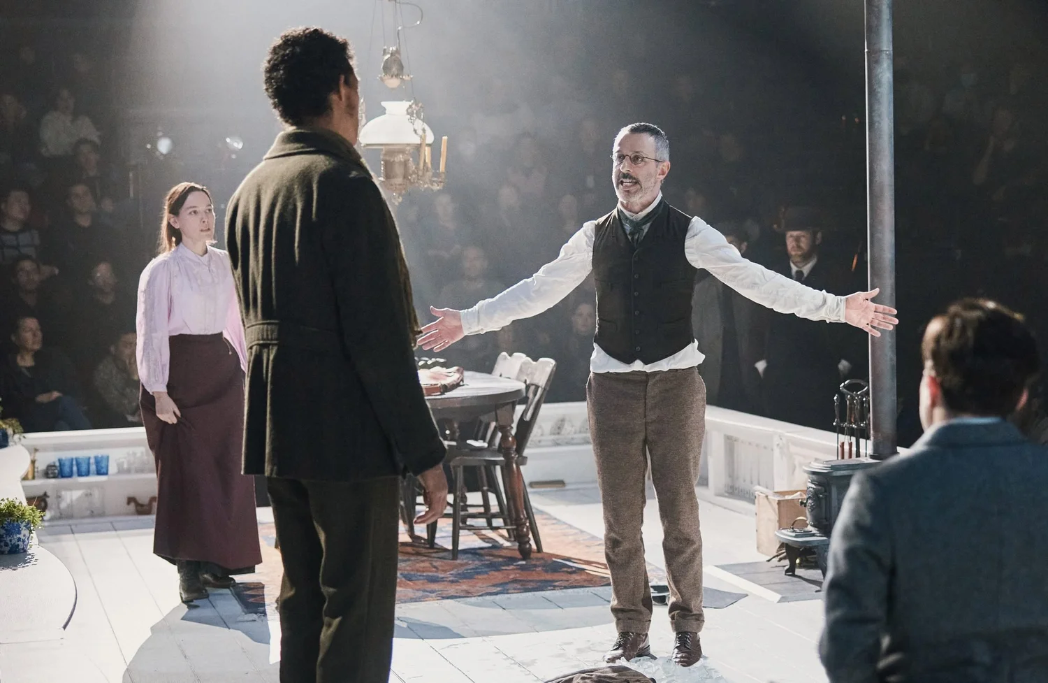 Victoria Pedretti, Caleb Eberhardt and Jeremy Strong in An Enemy of the People
