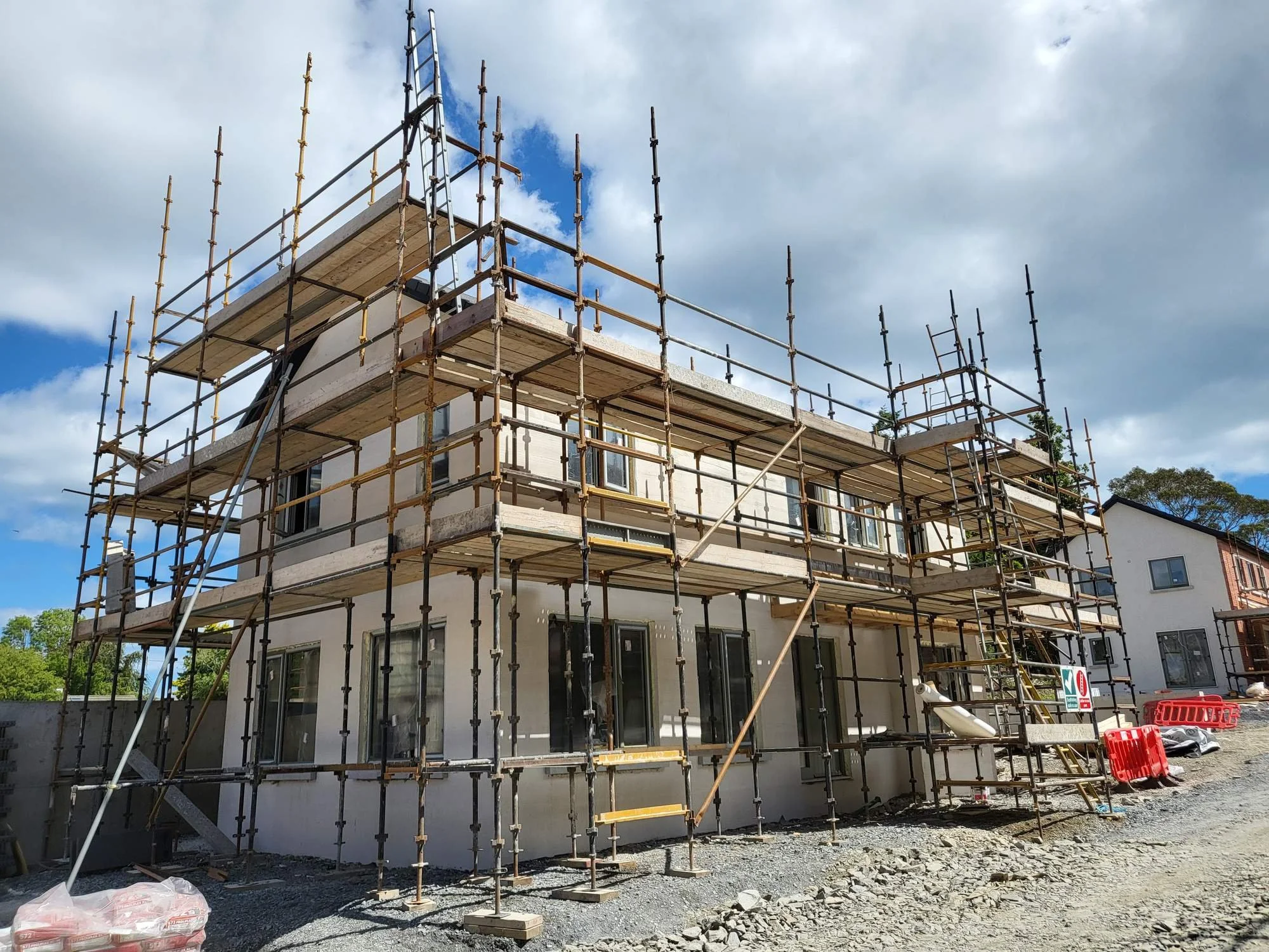 new-build-house-gable-elevation-scaffold-leinster-irish-scaffolding-services.jpg