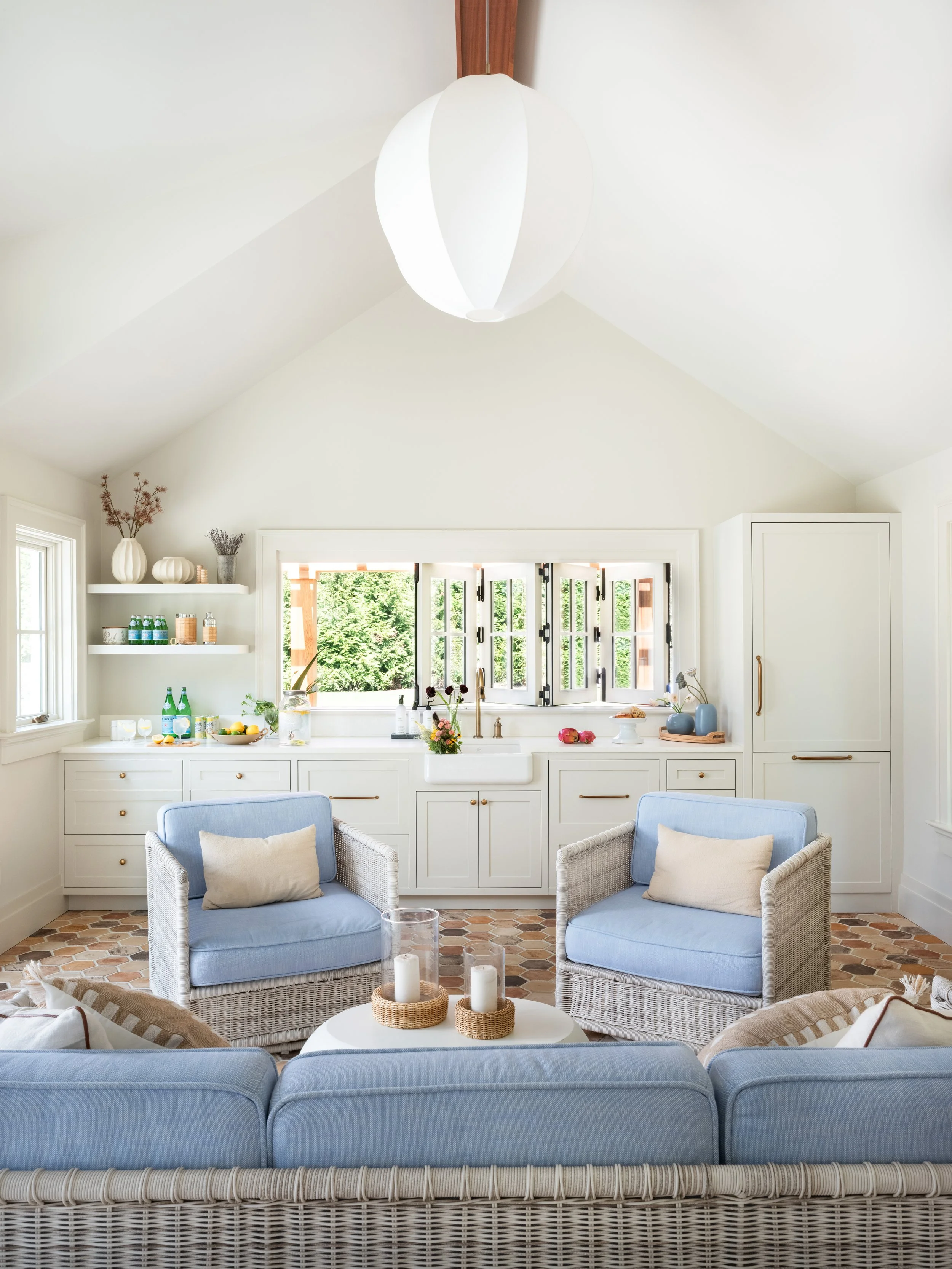 LIVINGSTON POOL HOUSE